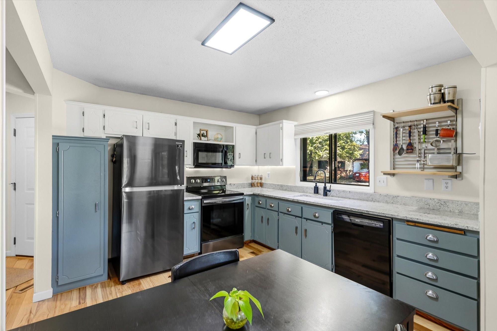 View of Residential at 576 Donegal Circle, Shoreview MN 55126, Shoreview (5 of 22) - Mike Wilen | Minnesota Team Real Estate