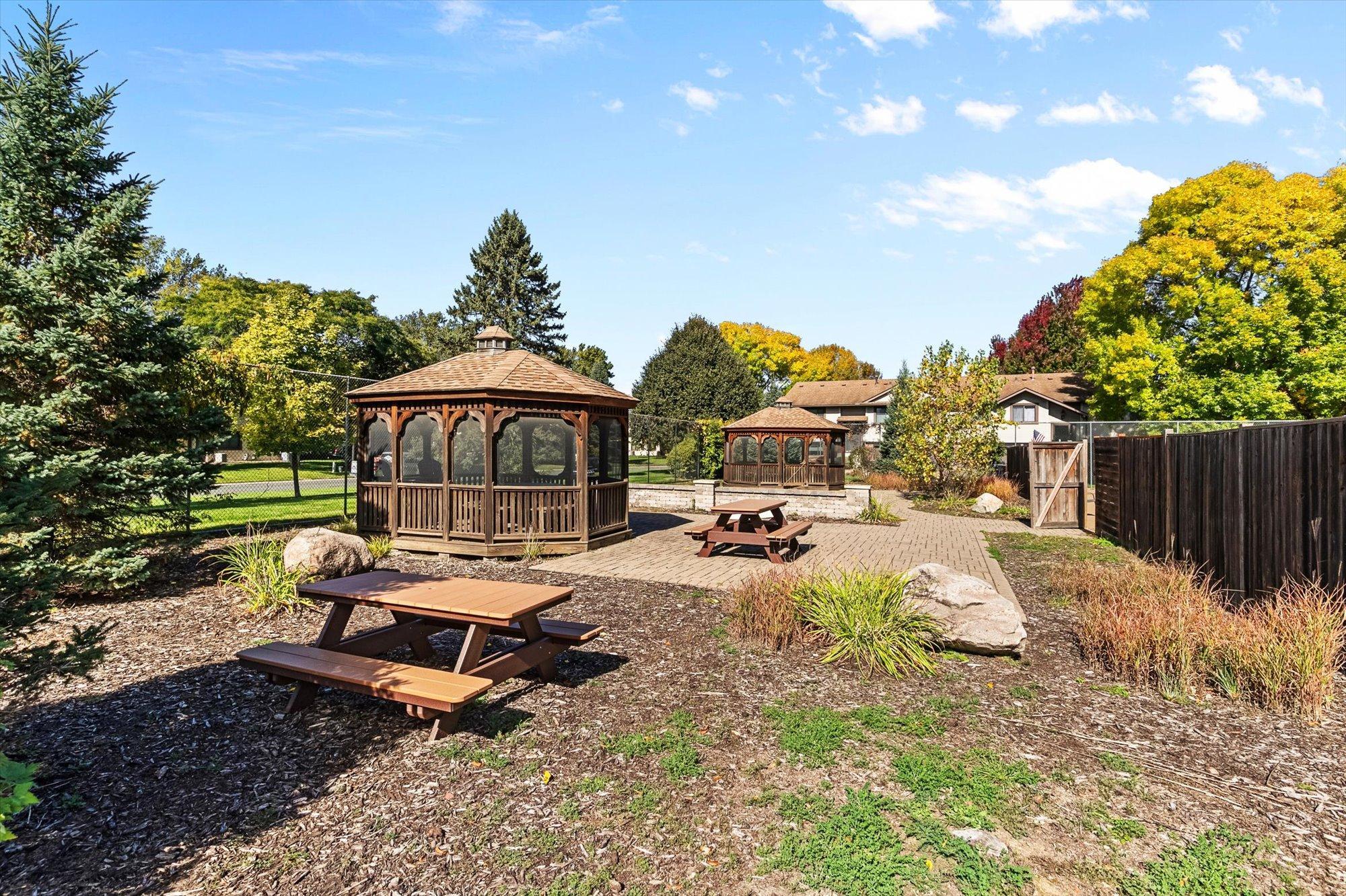 View of Residential at 576 Donegal Circle, Shoreview MN 55126, Shoreview (21 of 22) - Mike Wilen | Minnesota Team Real Estate