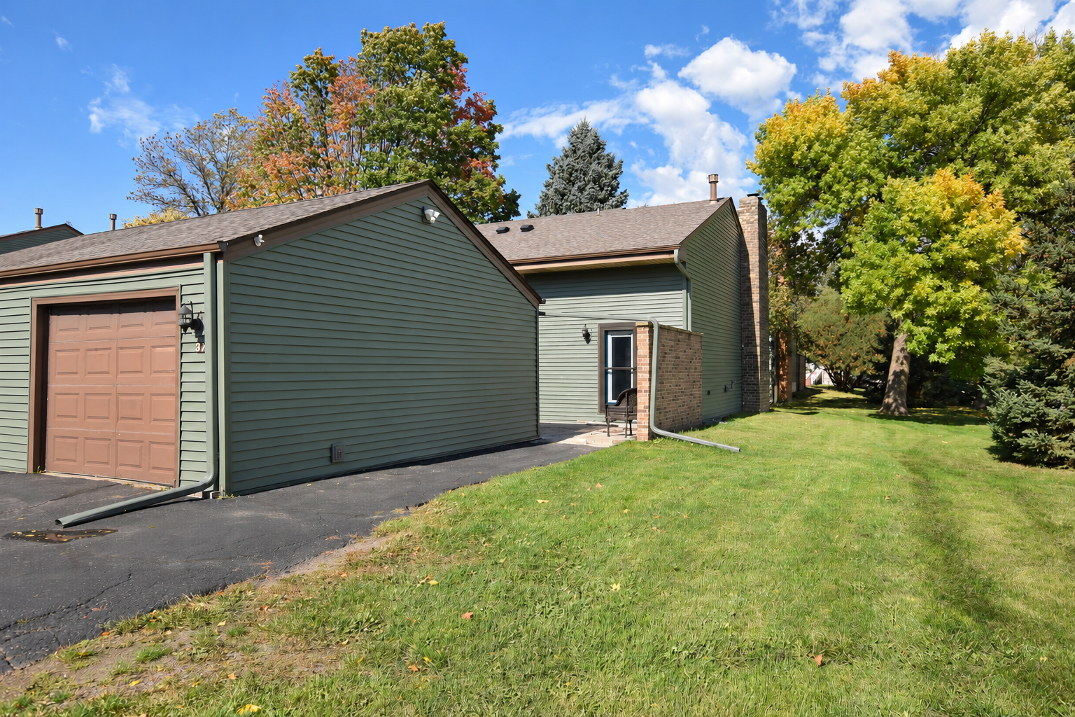 View of (TH) Side x Side at 37 Marie Avenue, West Saint Paul - Mike Wilen | Minnesota Team Real Estate