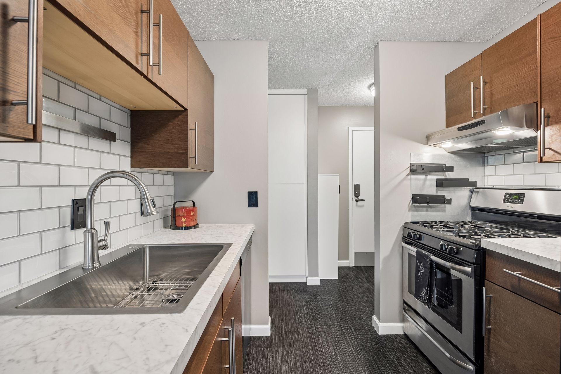 View of Residential at 333 8th Street #219, Minneapolis MN 55414, Minneapolis (14 of 47) - Mike Wilen | Minnesota Team Real Estate