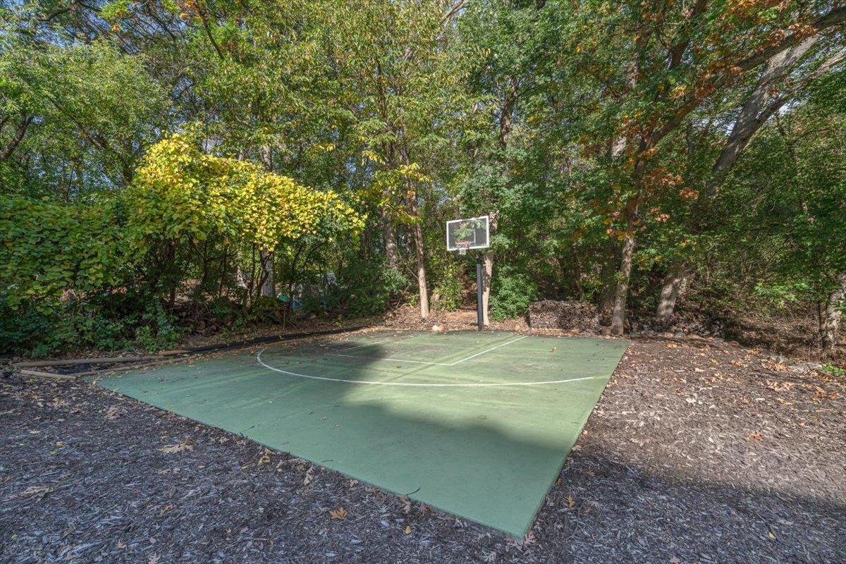 View of Residential at 12061 Gantry Court, Apple Valley MN 55124, Apple Valley (43 of 51) - Mike Wilen | Minnesota Team Real Estate