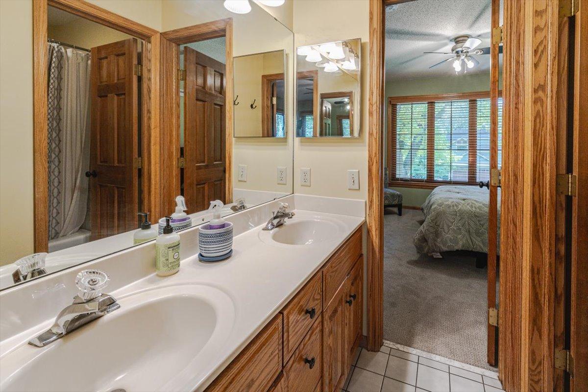 View of Residential at 12061 Gantry Court, Apple Valley MN 55124, Apple Valley (26 of 51) - Mike Wilen | Minnesota Team Real Estate