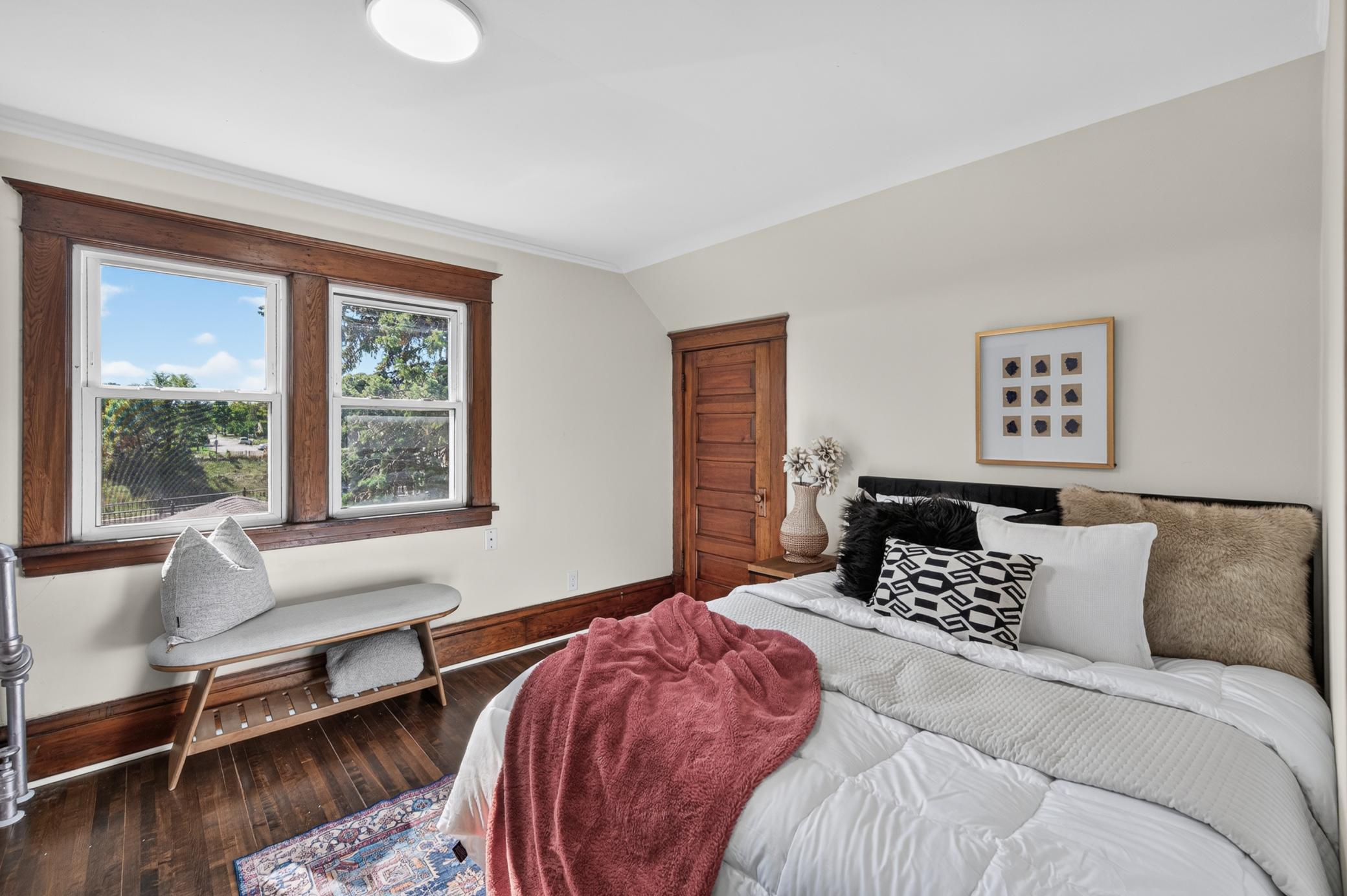 View of Residential at 979 Saint Anthony Avenue, Saint Paul MN 55104, Saint Paul (11 of 36) - Mike Wilen | Minnesota Team Real Estate