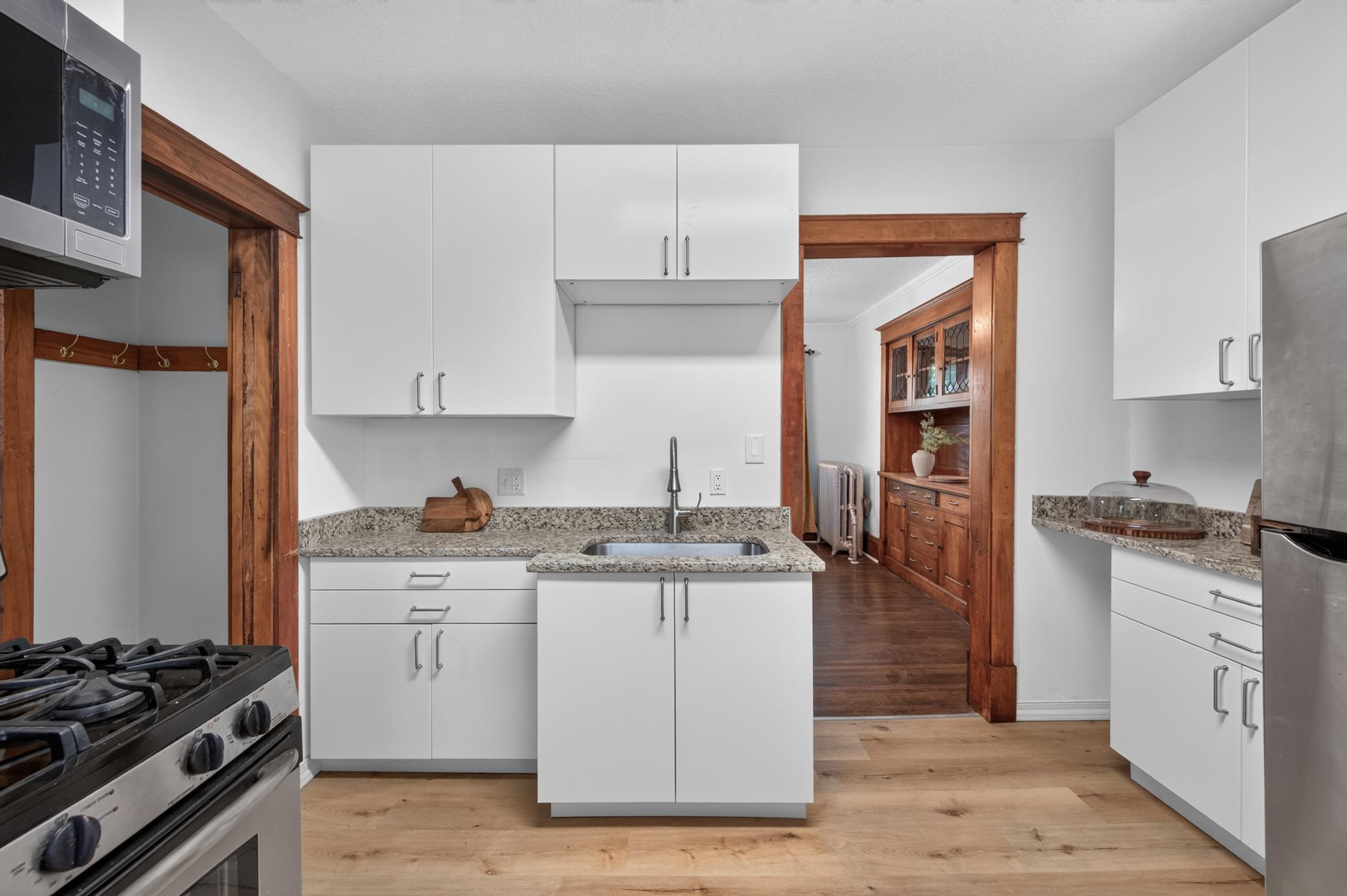 View of Residential at 979 Saint Anthony Avenue, Saint Paul MN 55104, Saint Paul (9 of 36) - Mike Wilen | Minnesota Team Real Estate