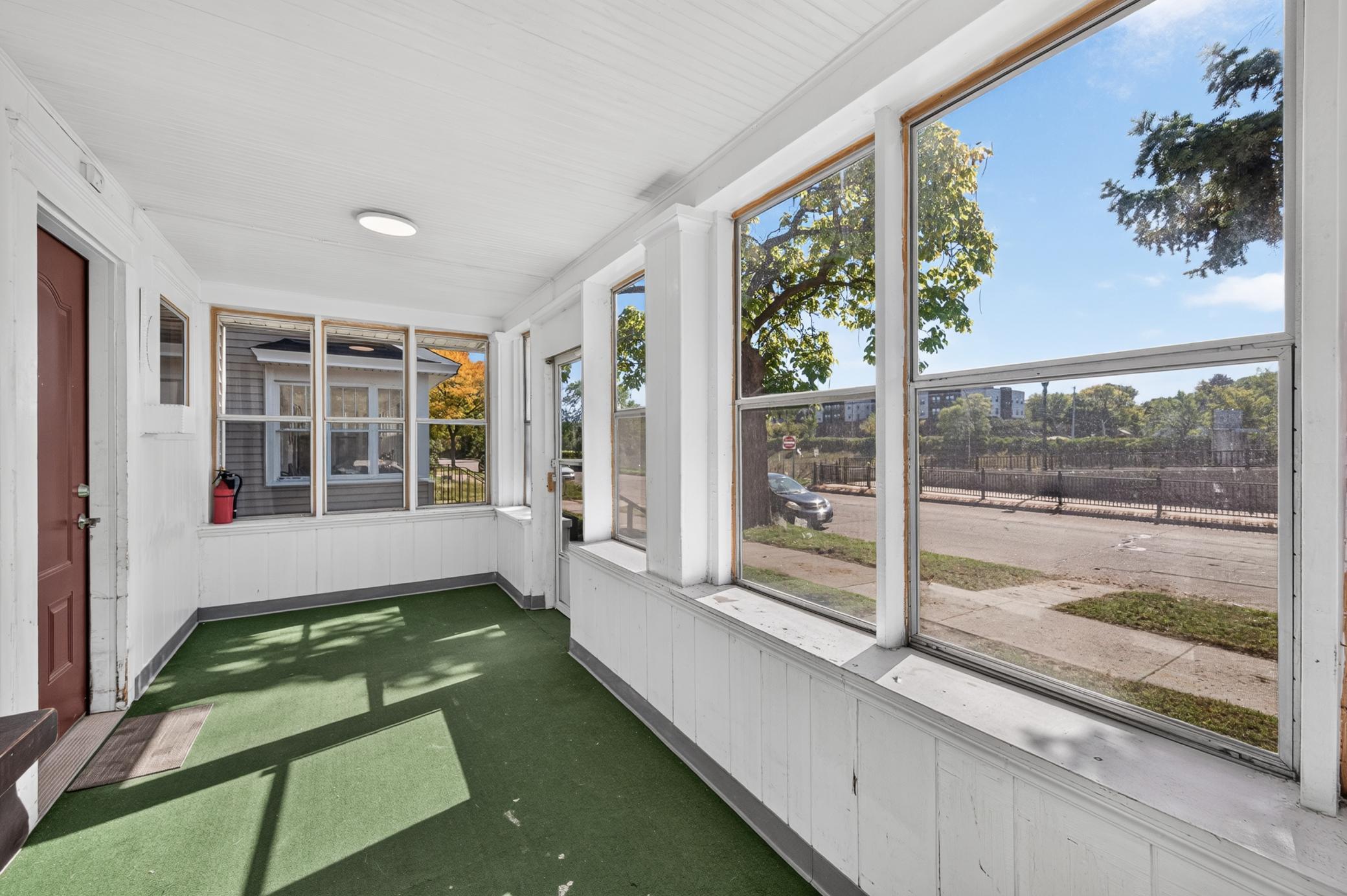 View of Residential at 979 Saint Anthony Avenue, Saint Paul MN 55104, Saint Paul (24 of 36) - Mike Wilen | Minnesota Team Real Estate