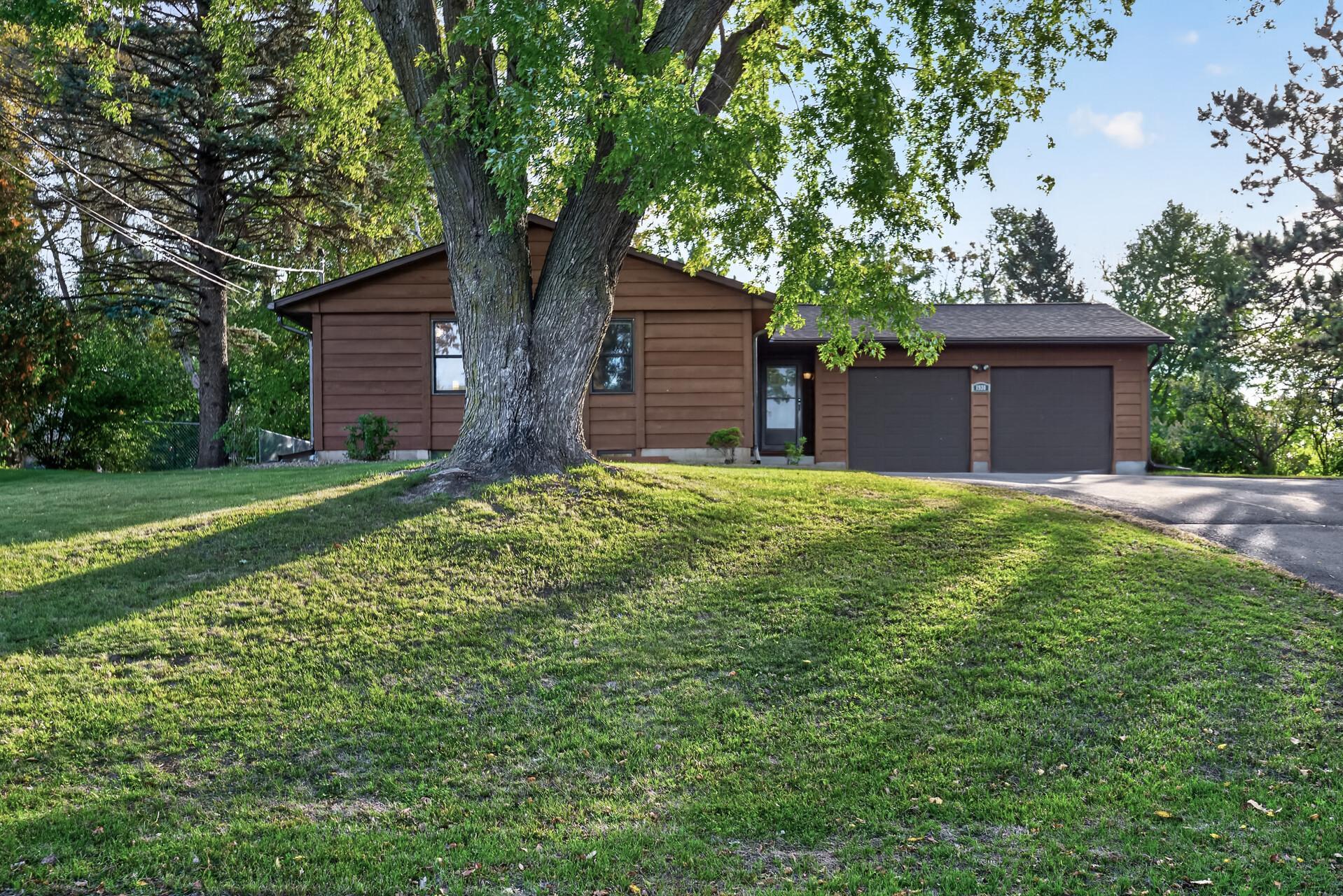 View of Residential at 1938 Edgerton Street, Maplewood MN 55117, Maplewood (33 of 40) - Mike Wilen | Minnesota Team Real Estate