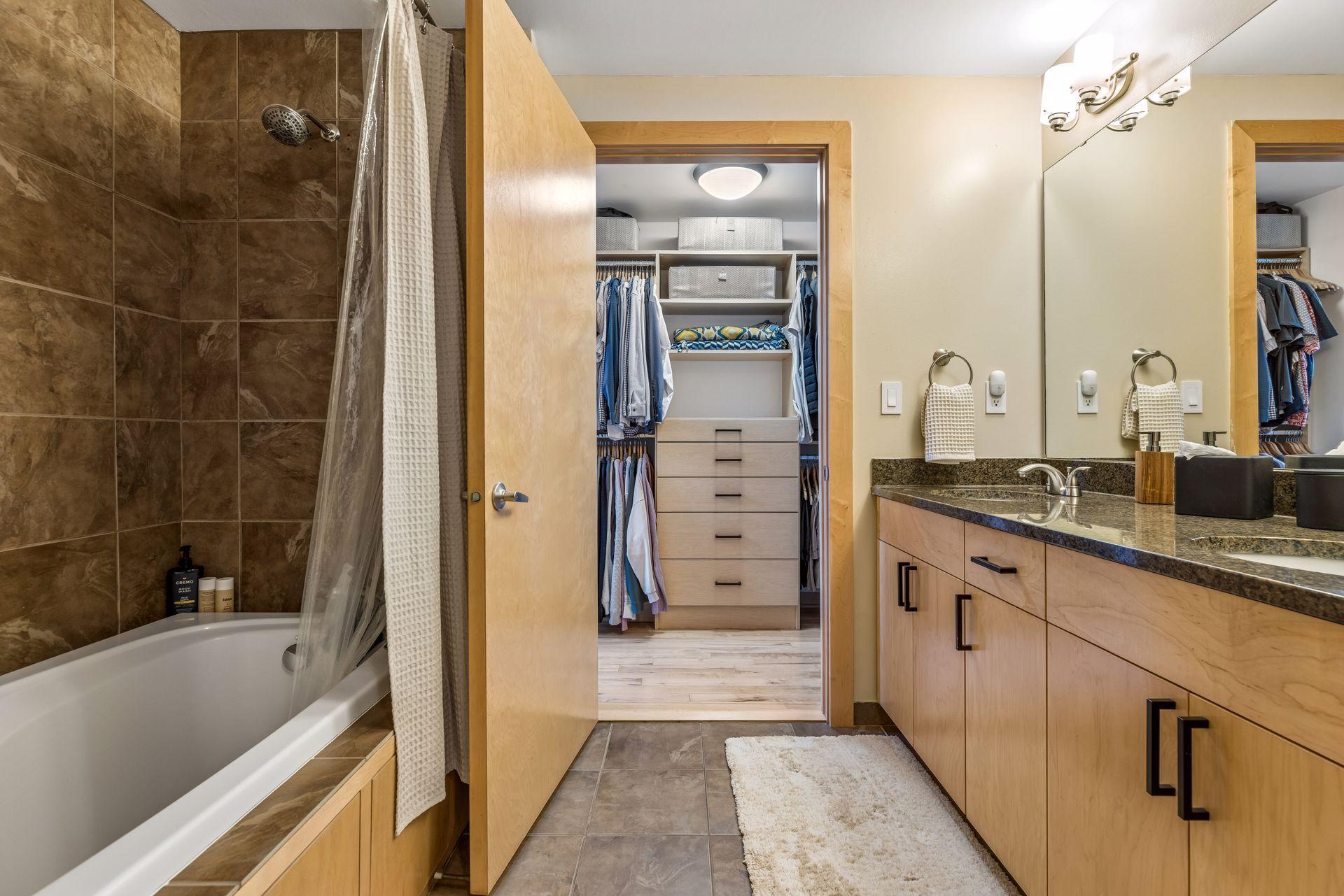 View of Residential at 215 10th Avenue #102, Minneapolis MN 55415, Minneapolis (18 of 60) - Mike Wilen | Minnesota Team Real Estate
