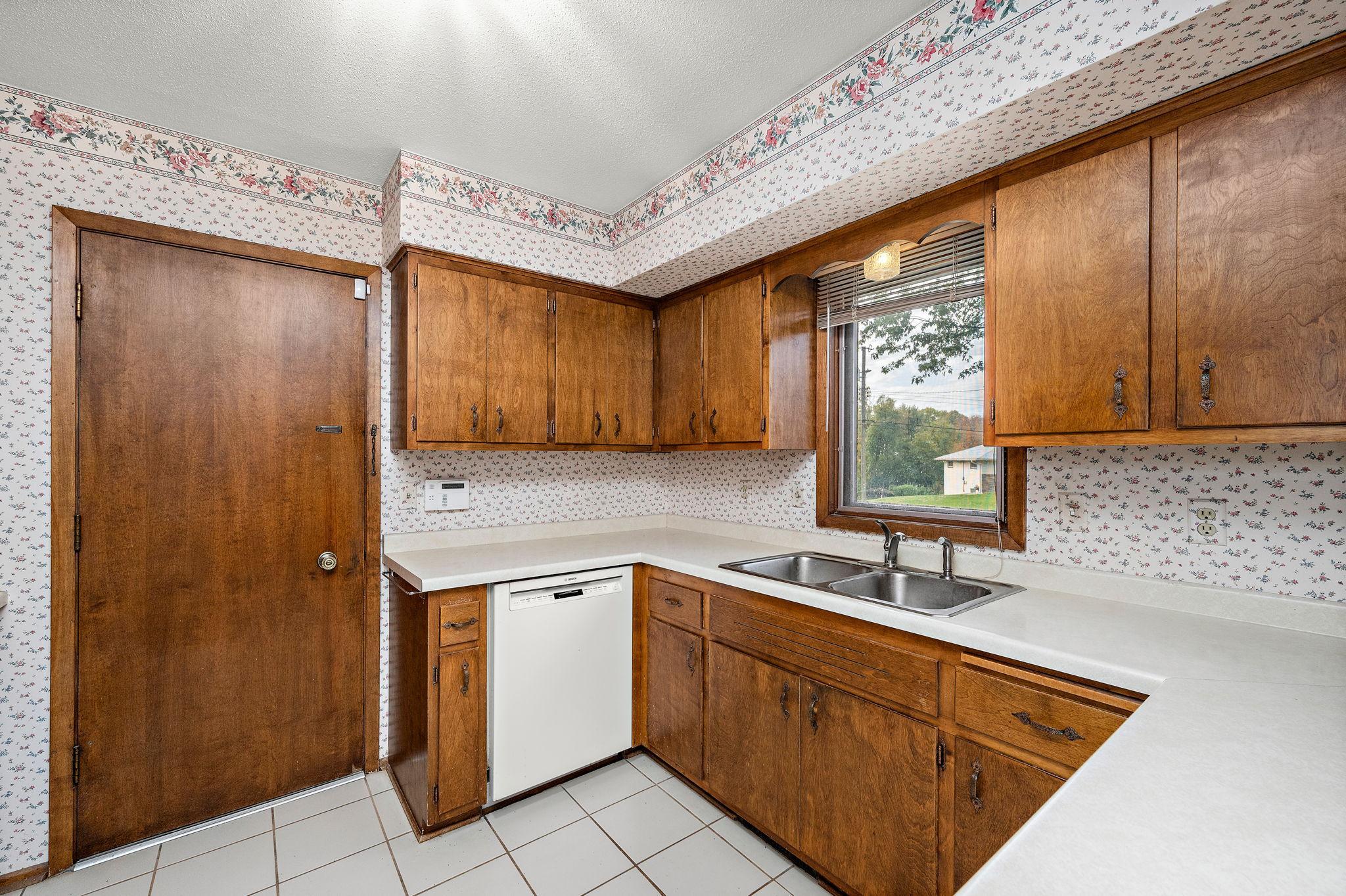 View of Residential at 7901 Douglas Drive, Brooklyn Park MN 55443, Brooklyn Park (11 of 37) - Mike Wilen | Minnesota Team Real Estate