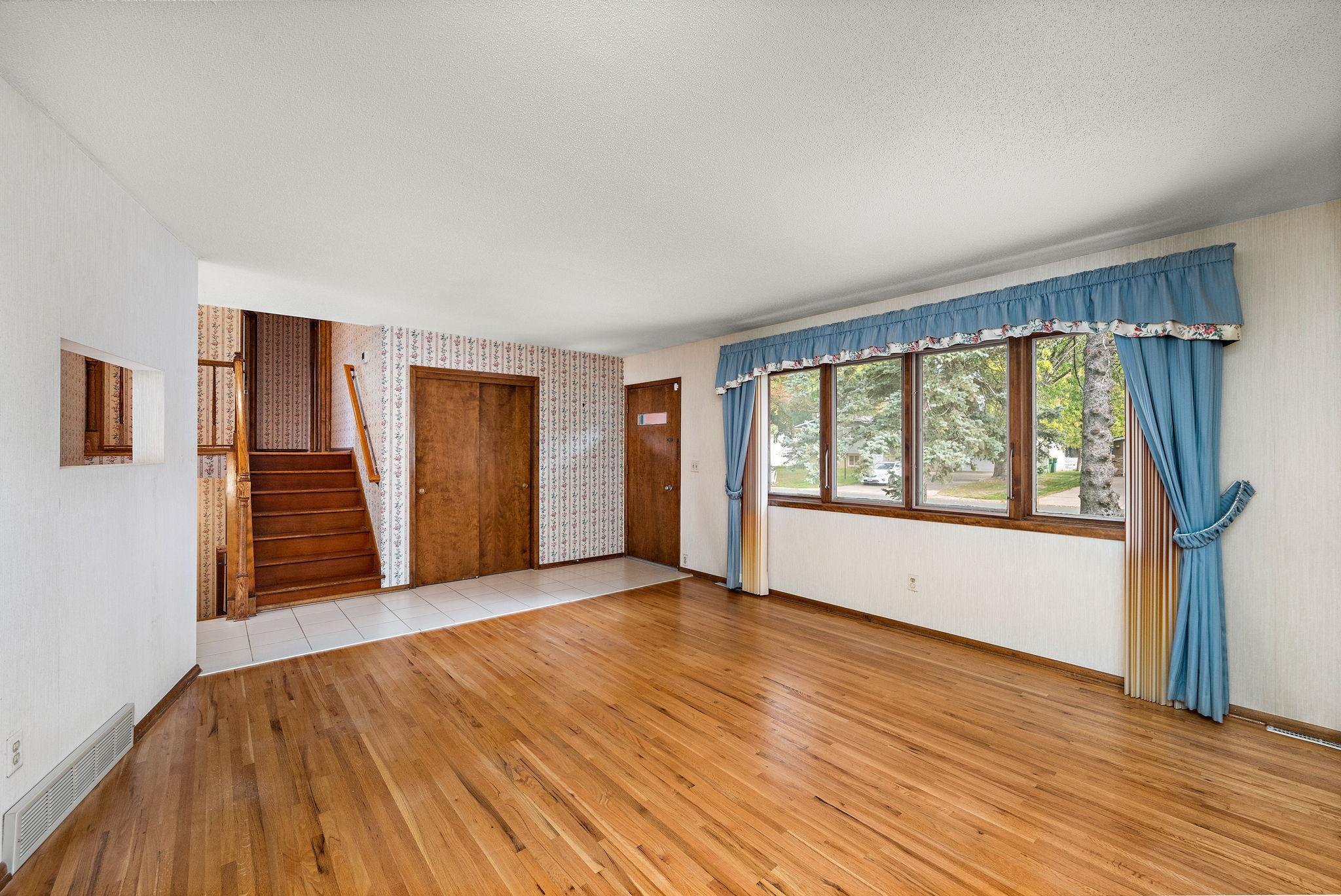View of Residential at 7901 Douglas Drive, Brooklyn Park MN 55443, Brooklyn Park (6 of 37) - Mike Wilen | Minnesota Team Real Estate
