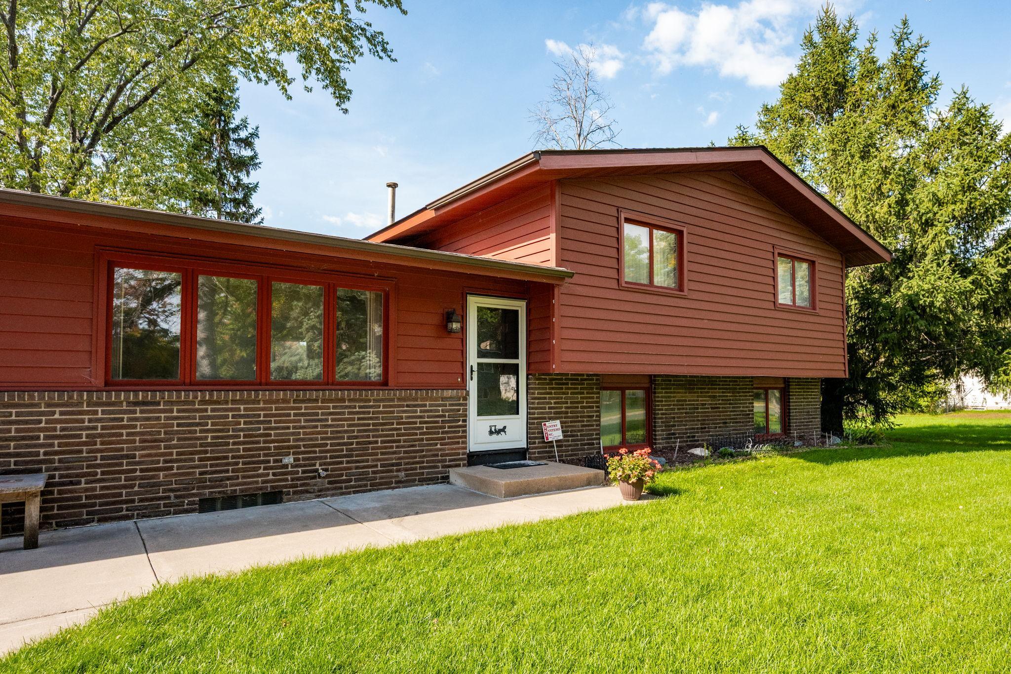 View of Residential at 7901 Douglas Drive, Brooklyn Park MN 55443, Brooklyn Park (3 of 37) - Mike Wilen | Minnesota Team Real Estate
