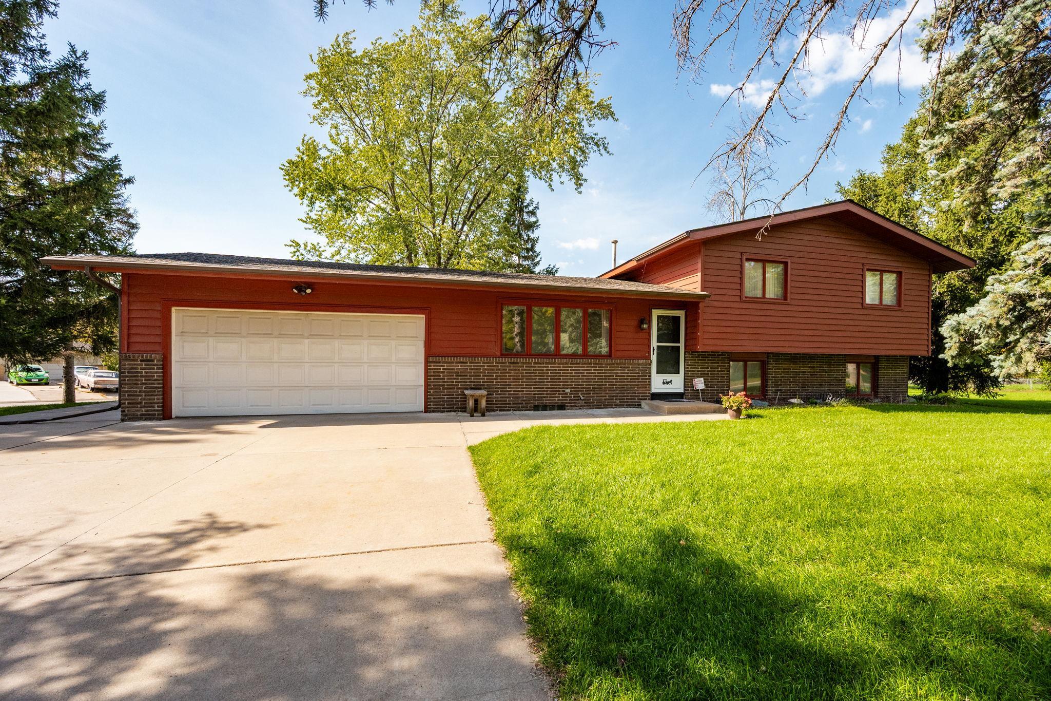 View of Residential at 7901 Douglas Drive, Brooklyn Park MN 55443, Brooklyn Park (2 of 37) - Mike Wilen | Minnesota Team Real Estate