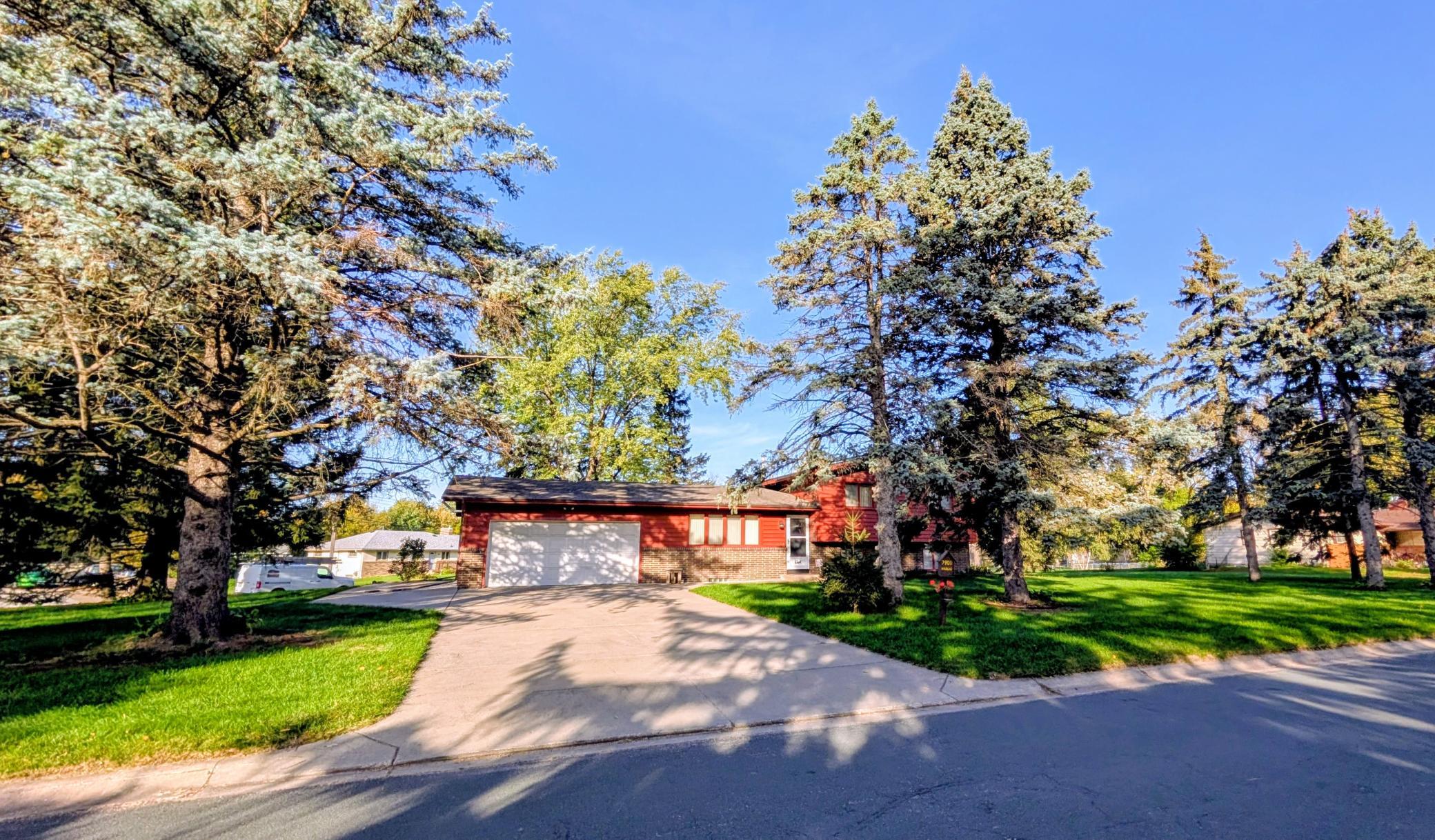View of Residential at 7901 Douglas Drive, Brooklyn Park MN 55443, Brooklyn Park (26 of 37) - Mike Wilen | Minnesota Team Real Estate