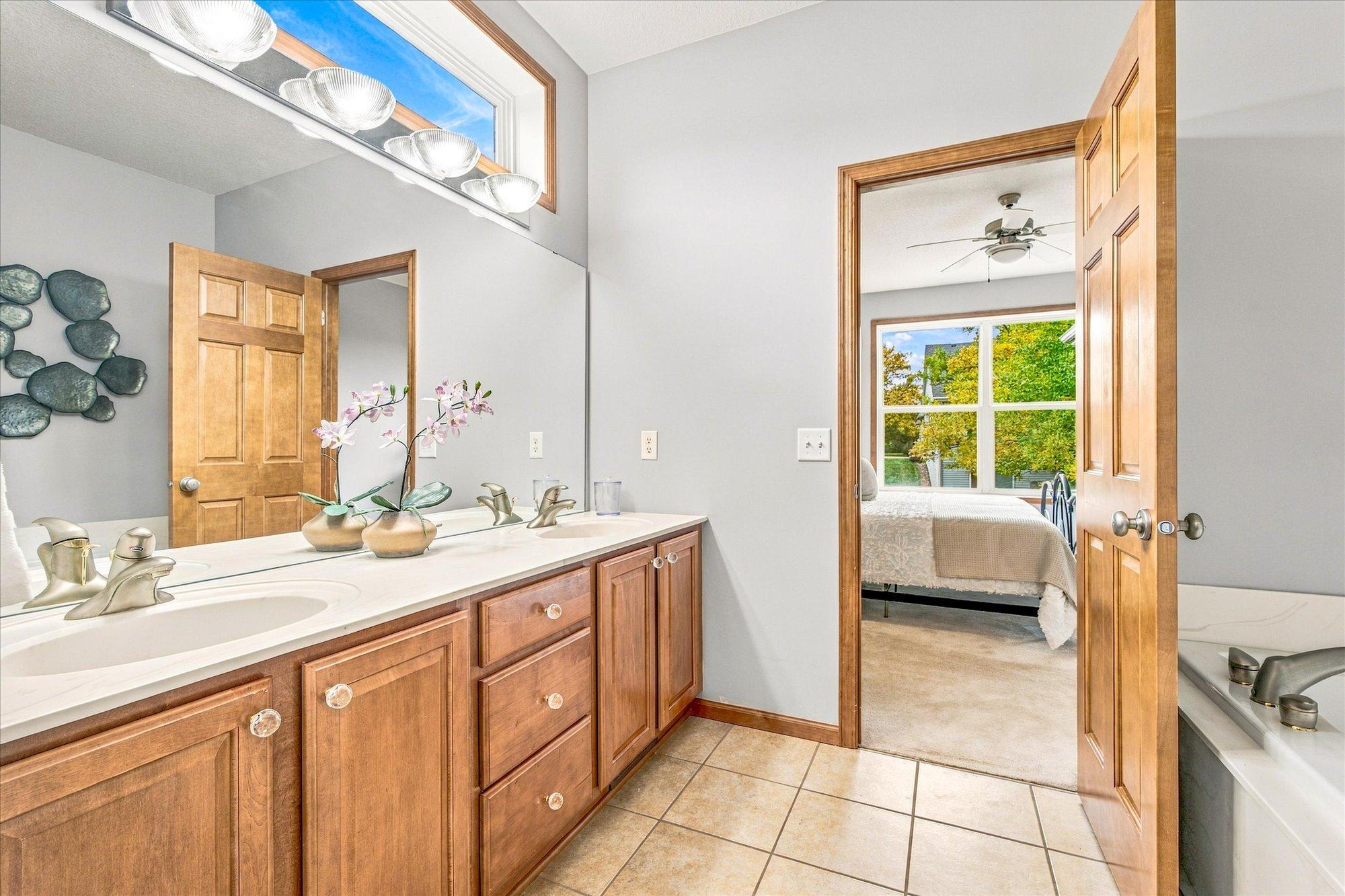 View of Residential at 10801 Thone Road, Woodbury MN 55129, Woodbury (34 of 61) - Mike Wilen | Minnesota Team Real Estate