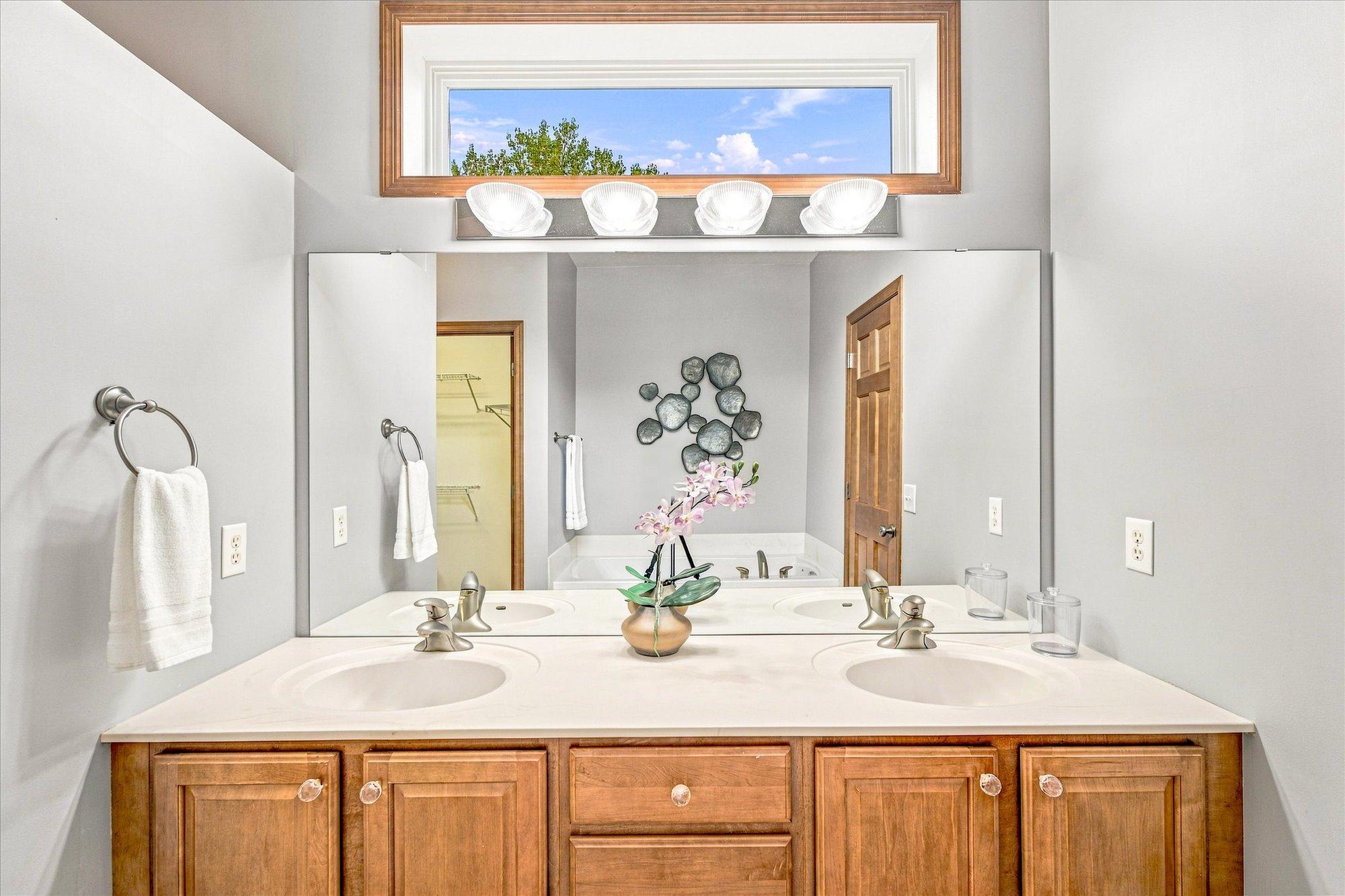 View of Residential at 10801 Thone Road, Woodbury MN 55129, Woodbury (31 of 61) - Mike Wilen | Minnesota Team Real Estate