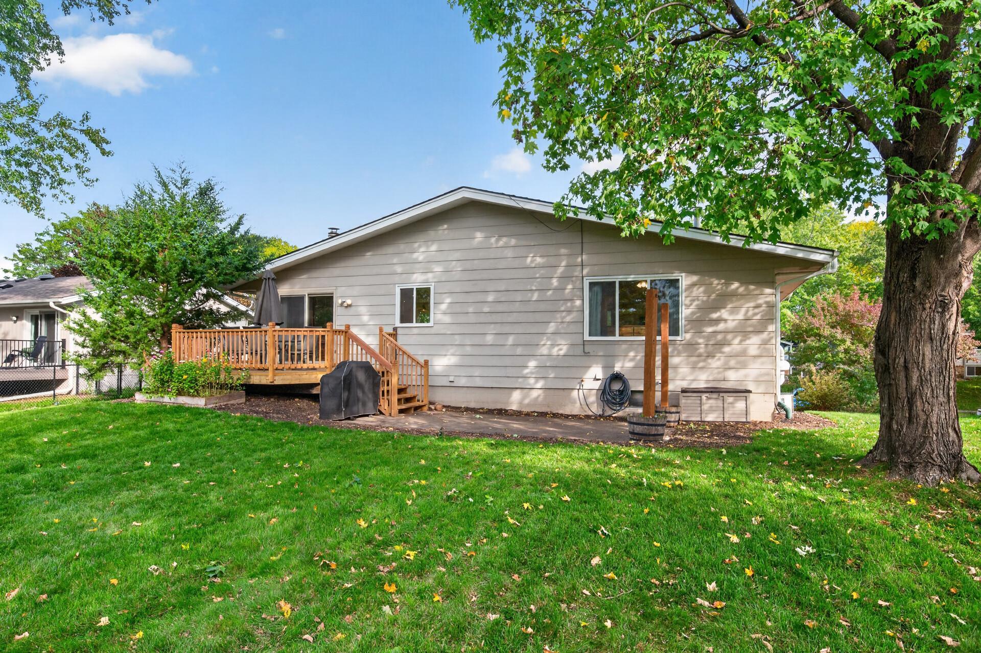 View of Residential at 14759 Easter Avenue, Apple Valley MN 55124, Apple Valley (38 of 44) - Mike Wilen | Minnesota Team Real Estate