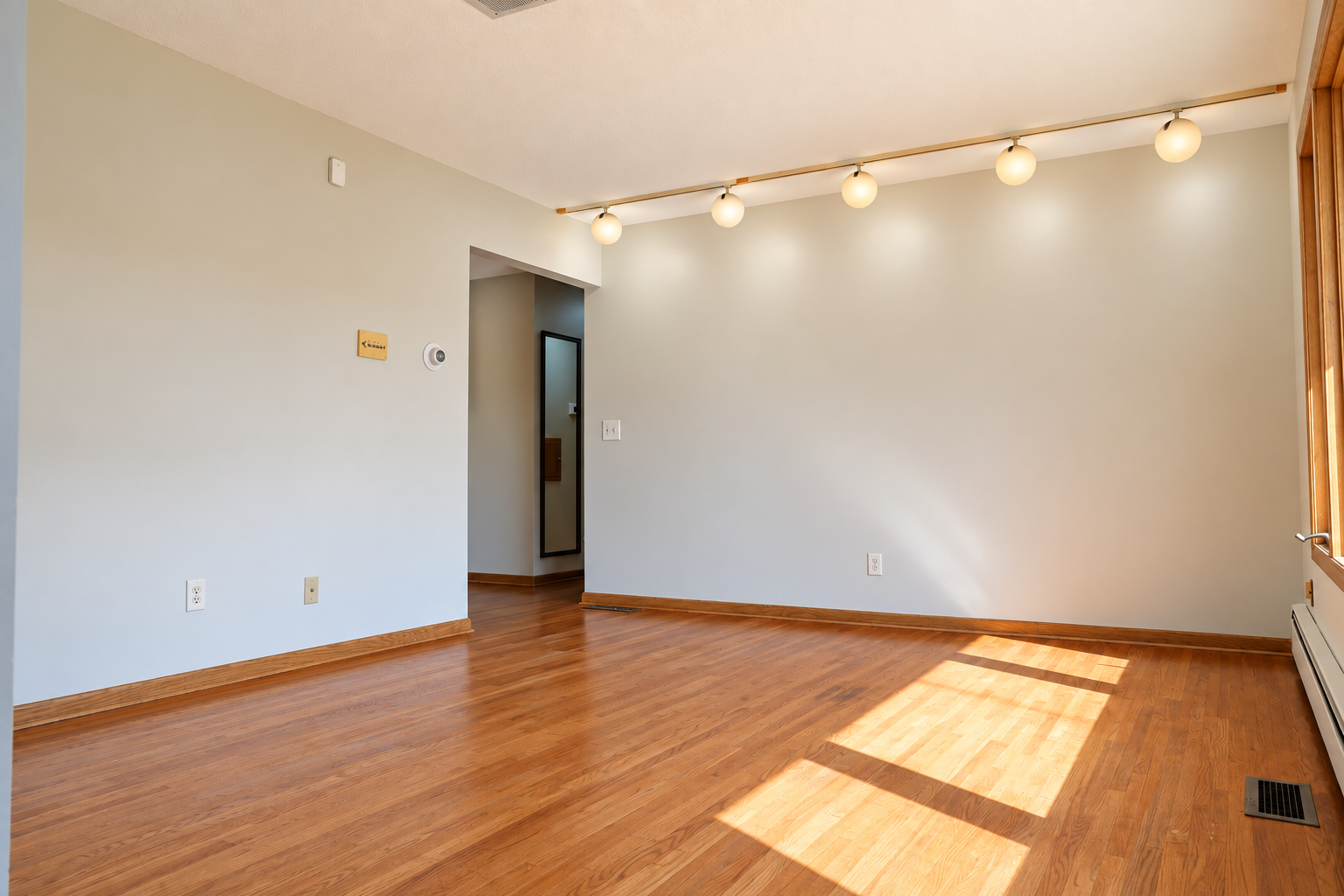 View of Residential at 1595 Sandhurst Avenue, Maplewood MN 55109, Maplewood (7 of 27) - Mike Wilen | Minnesota Team Real Estate
