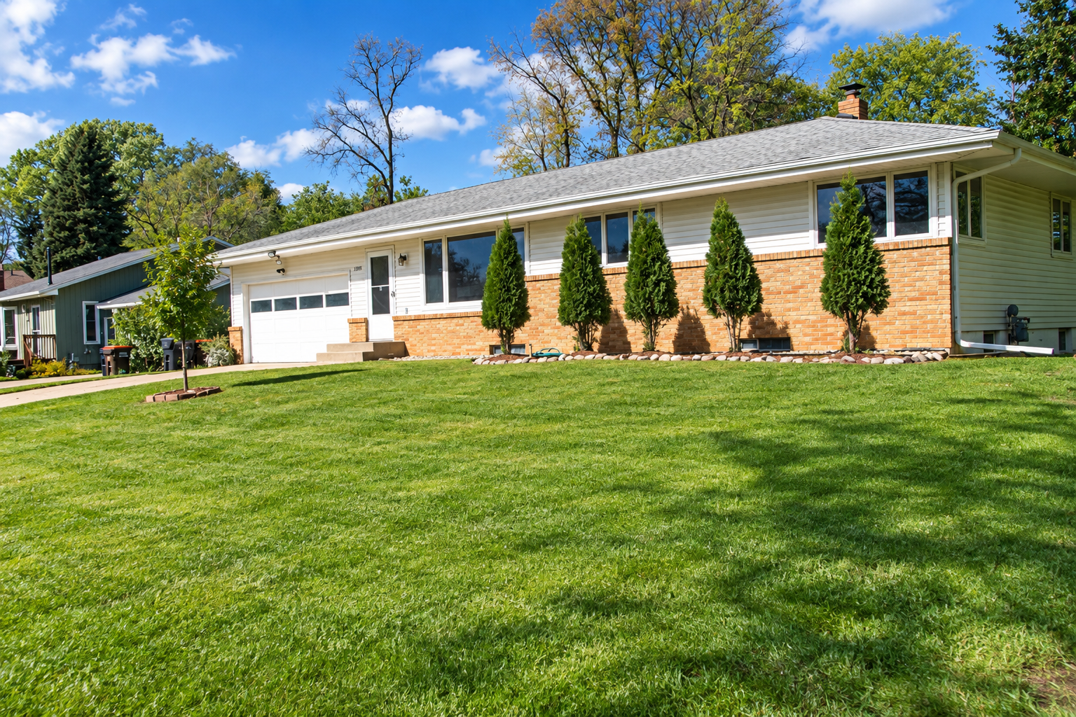 View of Residential at 1595 Sandhurst Avenue, Maplewood MN 55109, Maplewood (3 of 27) - Mike Wilen | Minnesota Team Real Estate