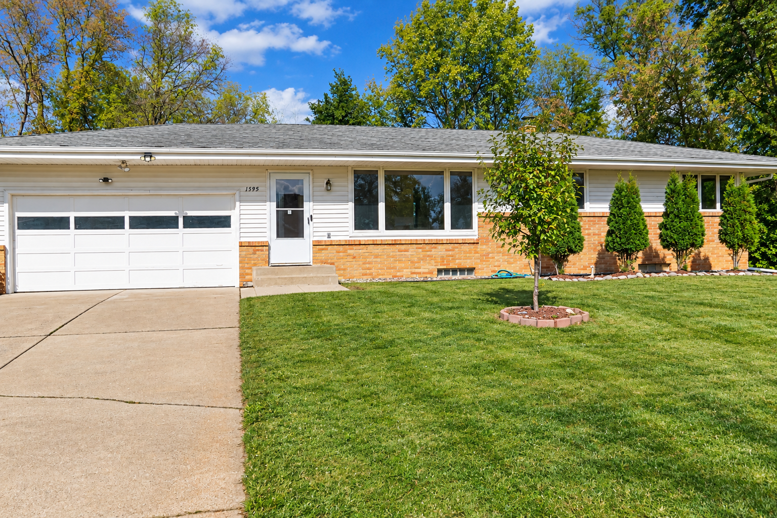 View of Residential at 1595 Sandhurst Avenue, Maplewood MN 55109, Maplewood (2 of 27) - Mike Wilen | Minnesota Team Real Estate