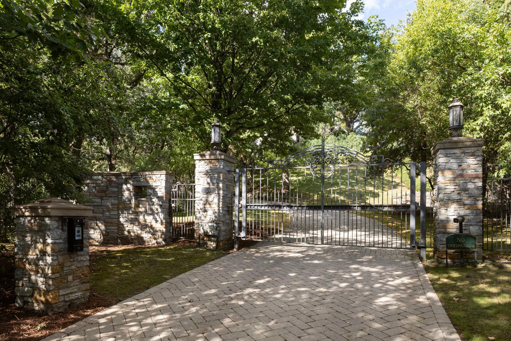 View of Residential at 1 Overholt Pass, Edina MN 55439, Edina (63 of 65) - Mike Wilen | Minnesota Team Real Estate