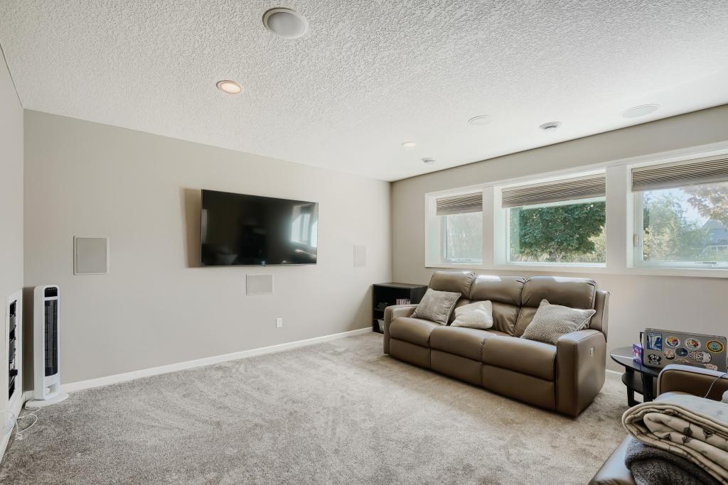 View of Residential at 5915 Edgewater Drive, Savage MN 55378, Savage (17 of 30) - Mike Wilen | Minnesota Team Real Estate