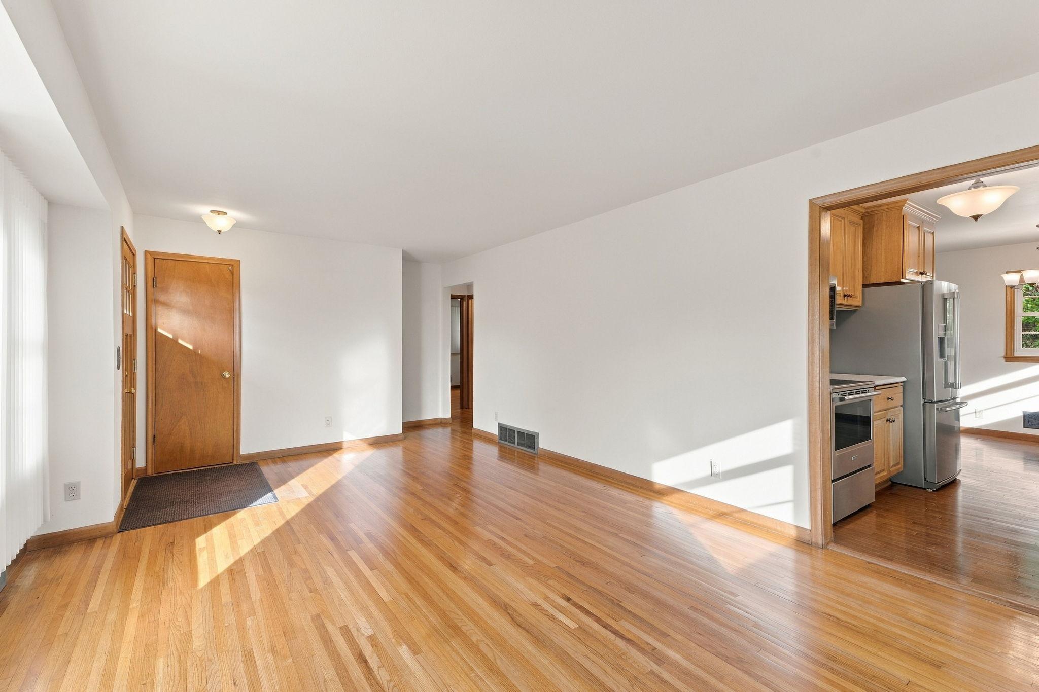 View of Residential at 443 Eldridge Avenue, Roseville MN 55113, Roseville (7 of 35) - Mike Wilen | Minnesota Team Real Estate