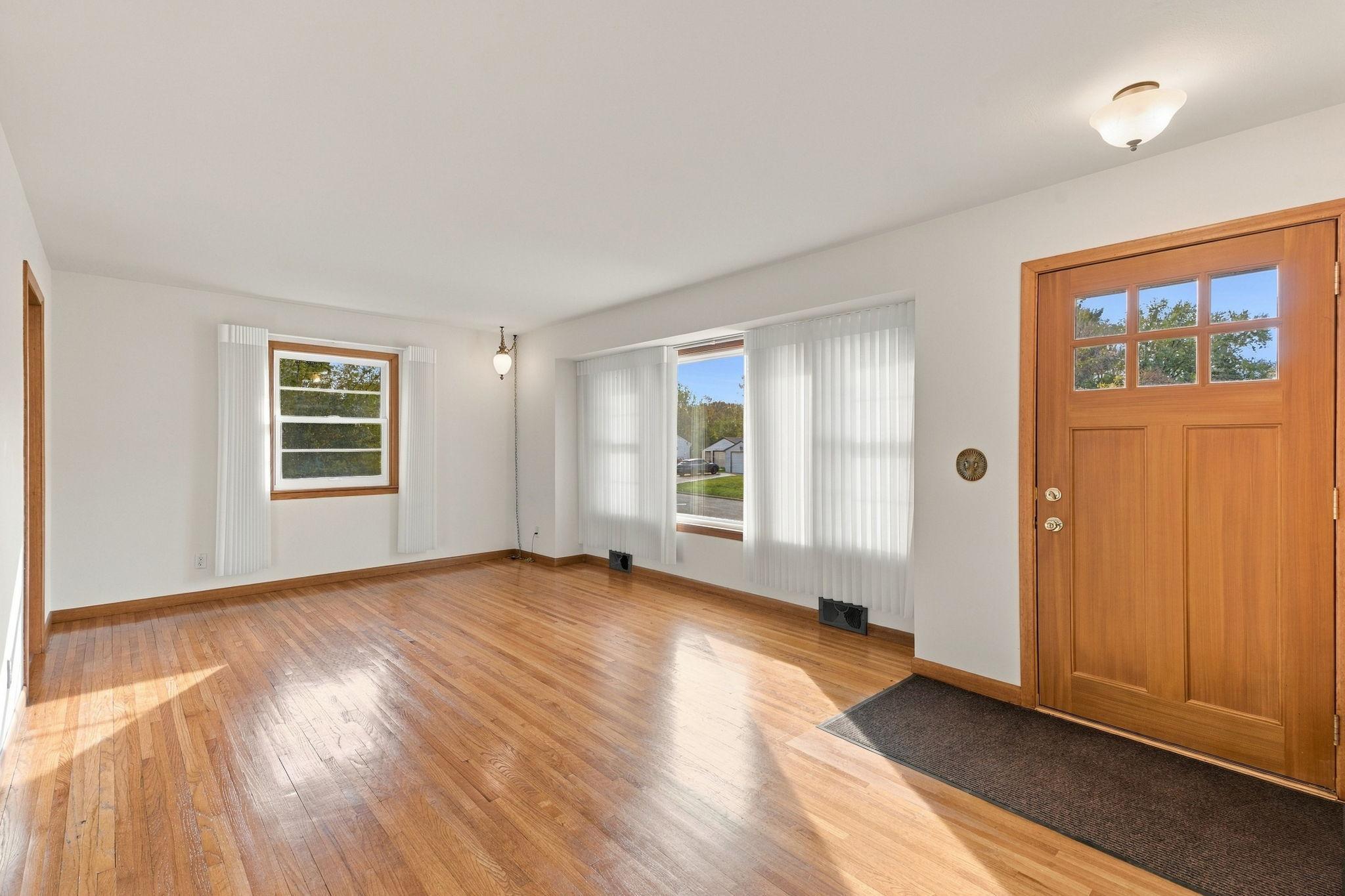 View of Residential at 443 Eldridge Avenue, Roseville MN 55113, Roseville (4 of 35) - Mike Wilen | Minnesota Team Real Estate