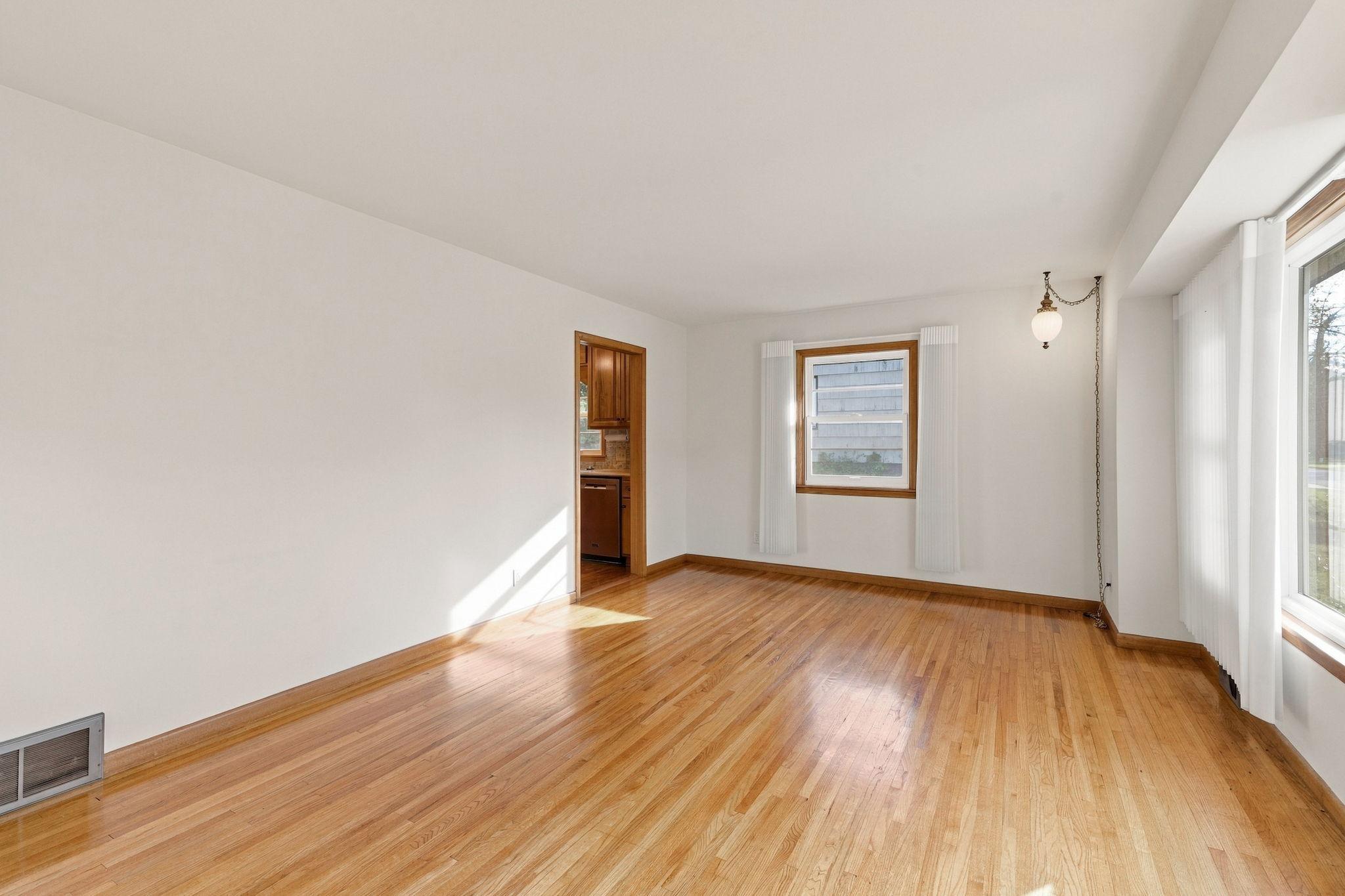 View of Residential at 443 Eldridge Avenue, Roseville MN 55113, Roseville (6 of 35) - Mike Wilen | Minnesota Team Real Estate