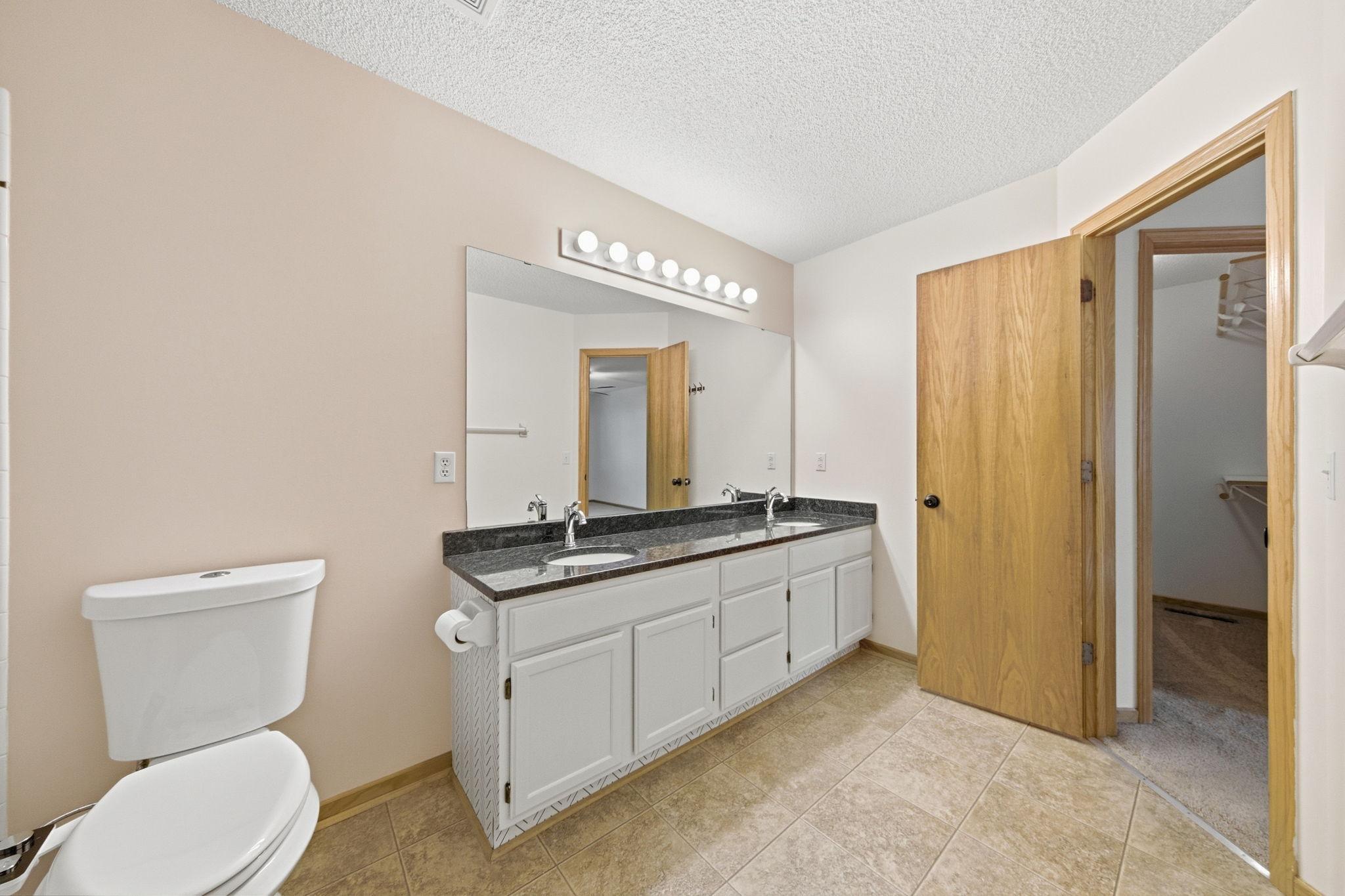 View of Residential at 14334 Heywood Avenue, Apple Valley MN 55124, Apple Valley (17 of 33) - Mike Wilen | Minnesota Team Real Estate