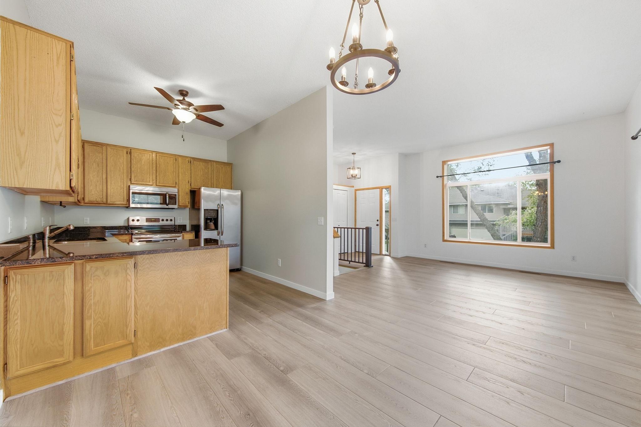 View of Residential at 14334 Heywood Avenue, Apple Valley MN 55124, Apple Valley (11 of 33) - Mike Wilen | Minnesota Team Real Estate