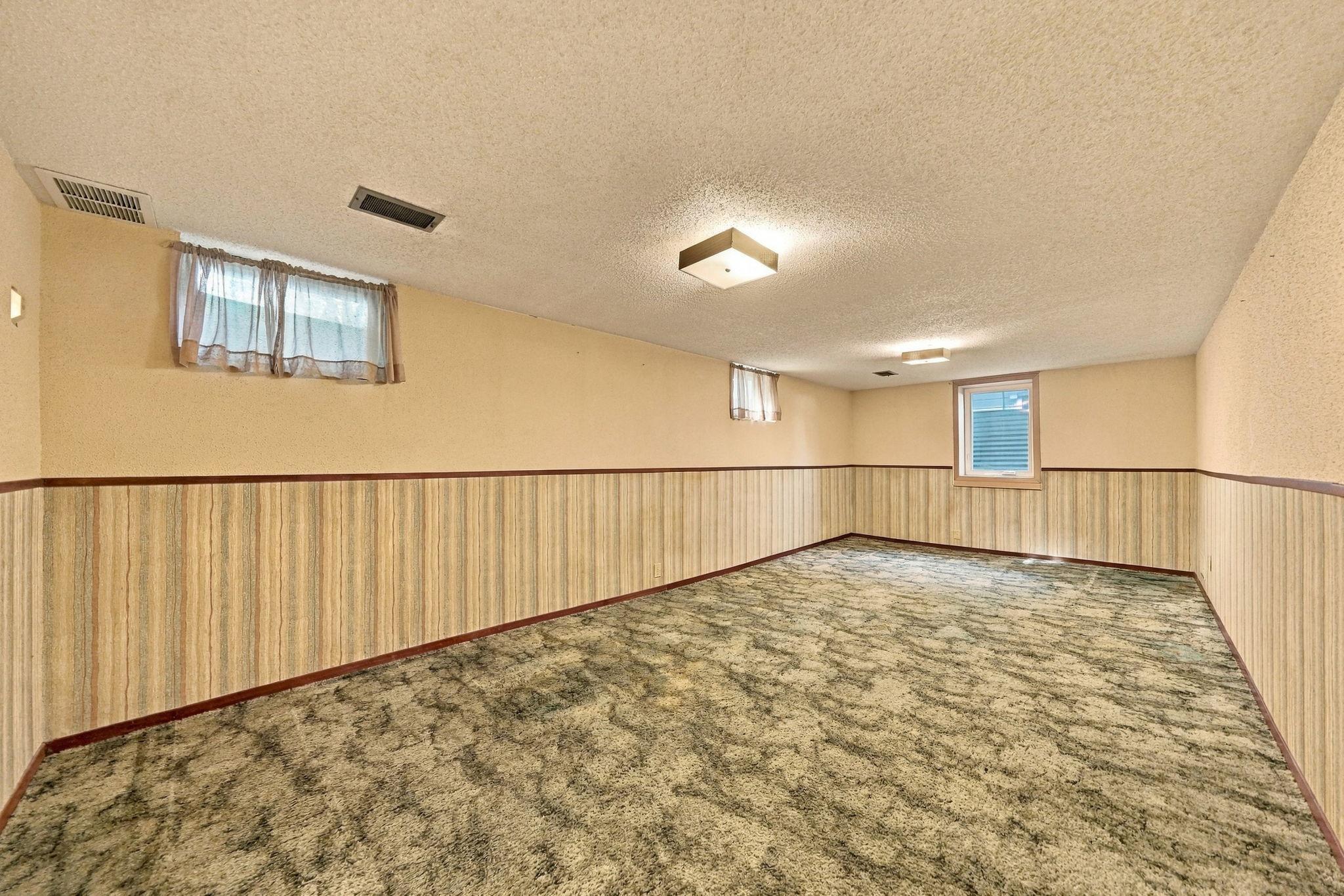 View of Residential at 6131 Lee Avenue, Brooklyn Center MN 55429, Brooklyn Center (30 of 52) - Mike Wilen | Minnesota Team Real Estate