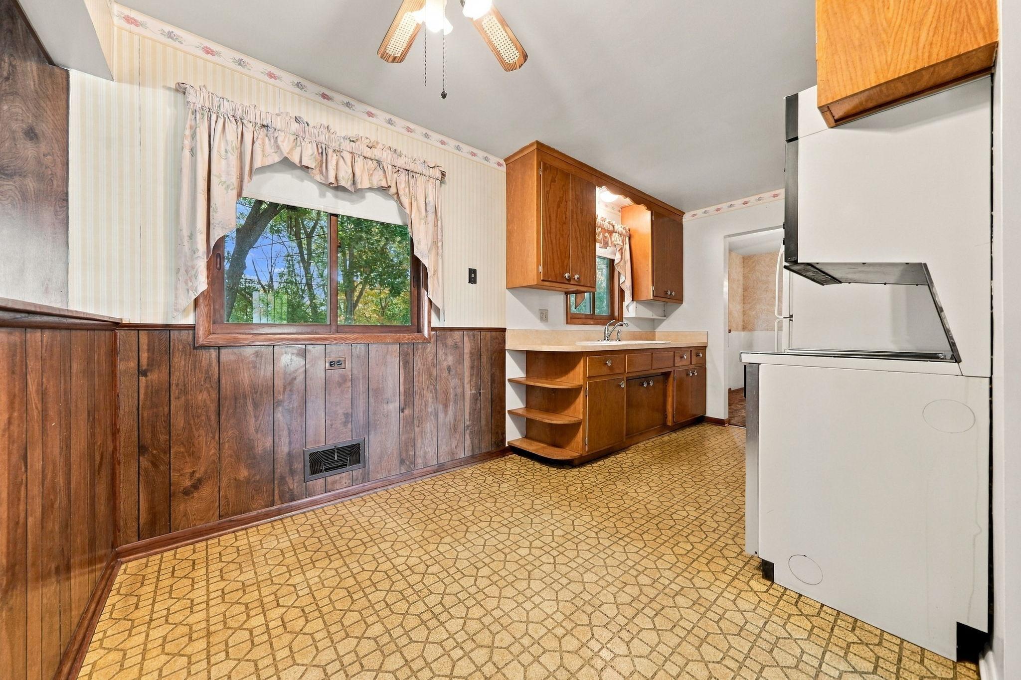 View of Residential at 6131 Lee Avenue, Brooklyn Center MN 55429, Brooklyn Center (24 of 52) - Mike Wilen | Minnesota Team Real Estate