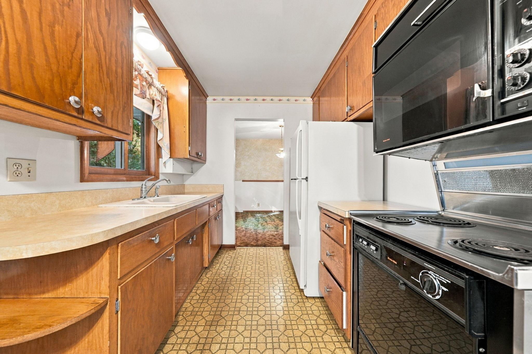 View of Residential at 6131 Lee Avenue, Brooklyn Center MN 55429, Brooklyn Center (21 of 52) - Mike Wilen | Minnesota Team Real Estate