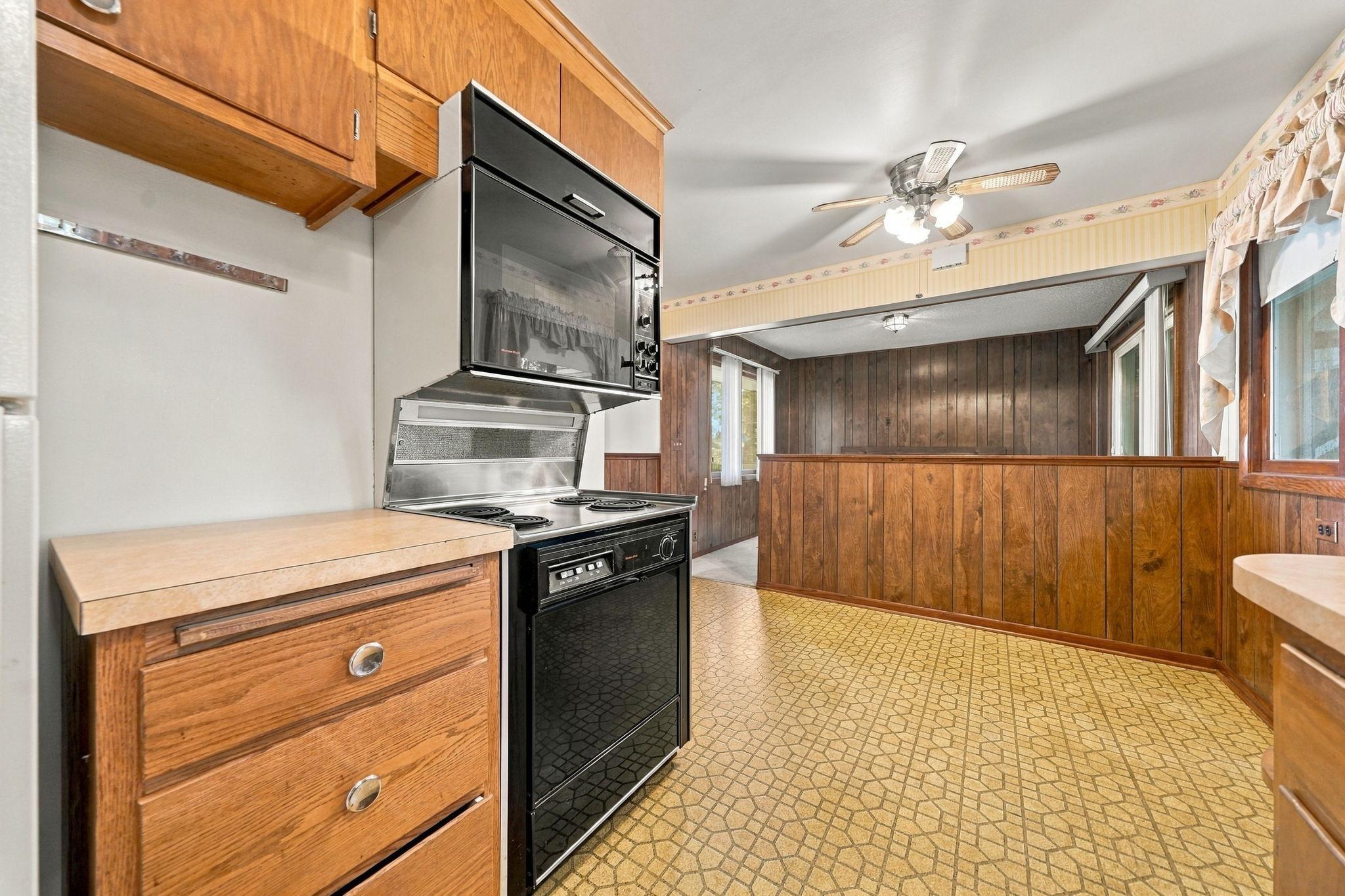 View of Residential at 6131 Lee Avenue, Brooklyn Center MN 55429, Brooklyn Center (20 of 52) - Mike Wilen | Minnesota Team Real Estate
