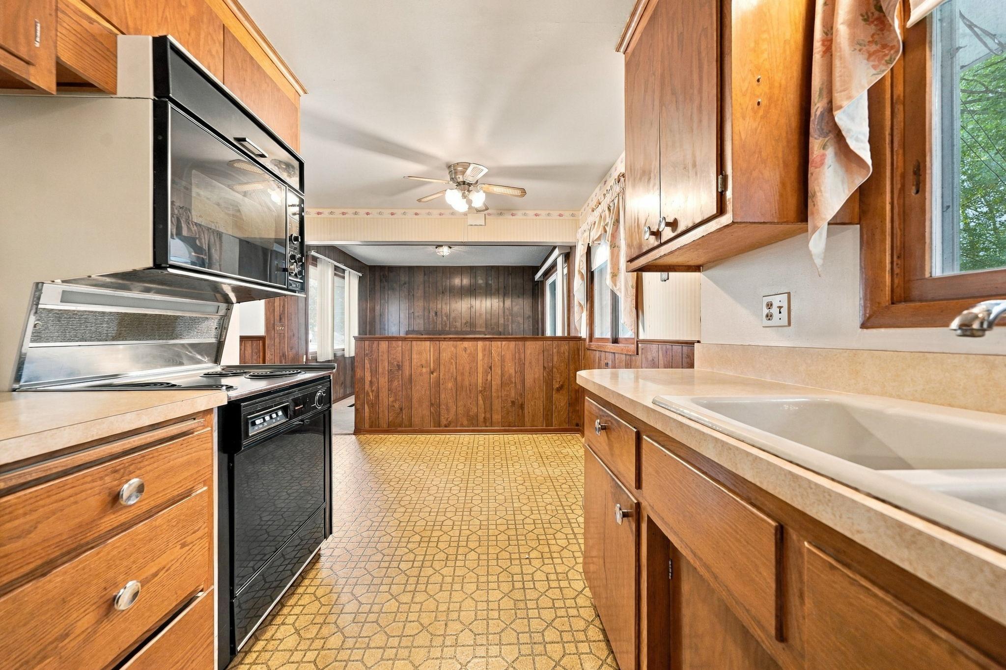 View of Residential at 6131 Lee Avenue, Brooklyn Center MN 55429, Brooklyn Center (19 of 52) - Mike Wilen | Minnesota Team Real Estate