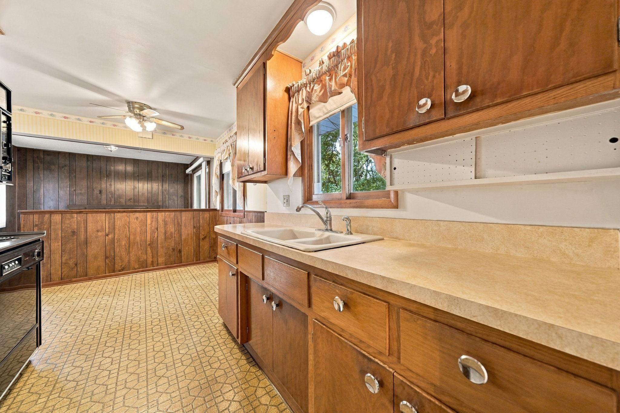 View of Residential at 6131 Lee Avenue, Brooklyn Center MN 55429, Brooklyn Center (18 of 52) - Mike Wilen | Minnesota Team Real Estate