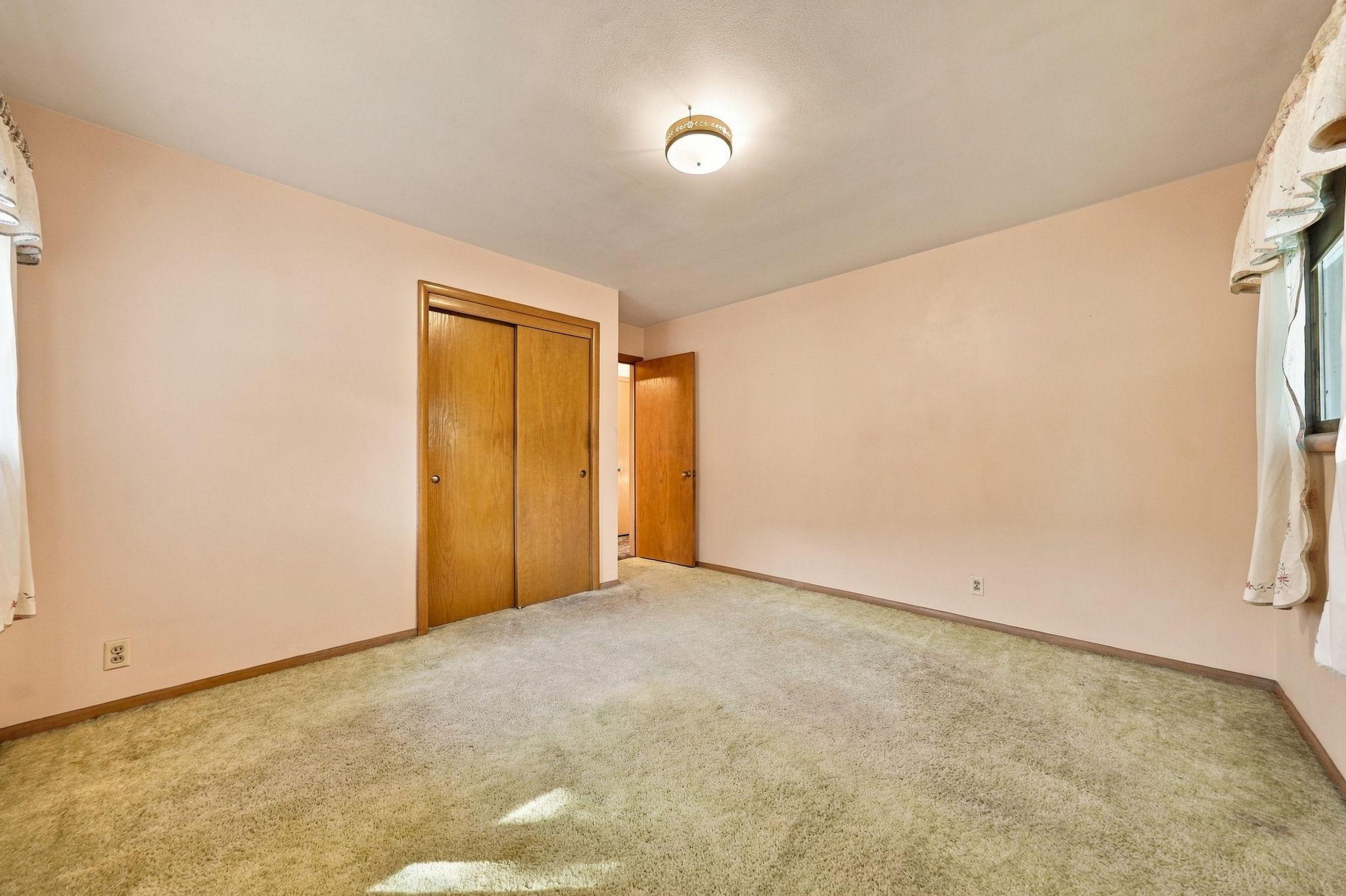 View of Residential at 6131 Lee Avenue, Brooklyn Center MN 55429, Brooklyn Center (12 of 52) - Mike Wilen | Minnesota Team Real Estate