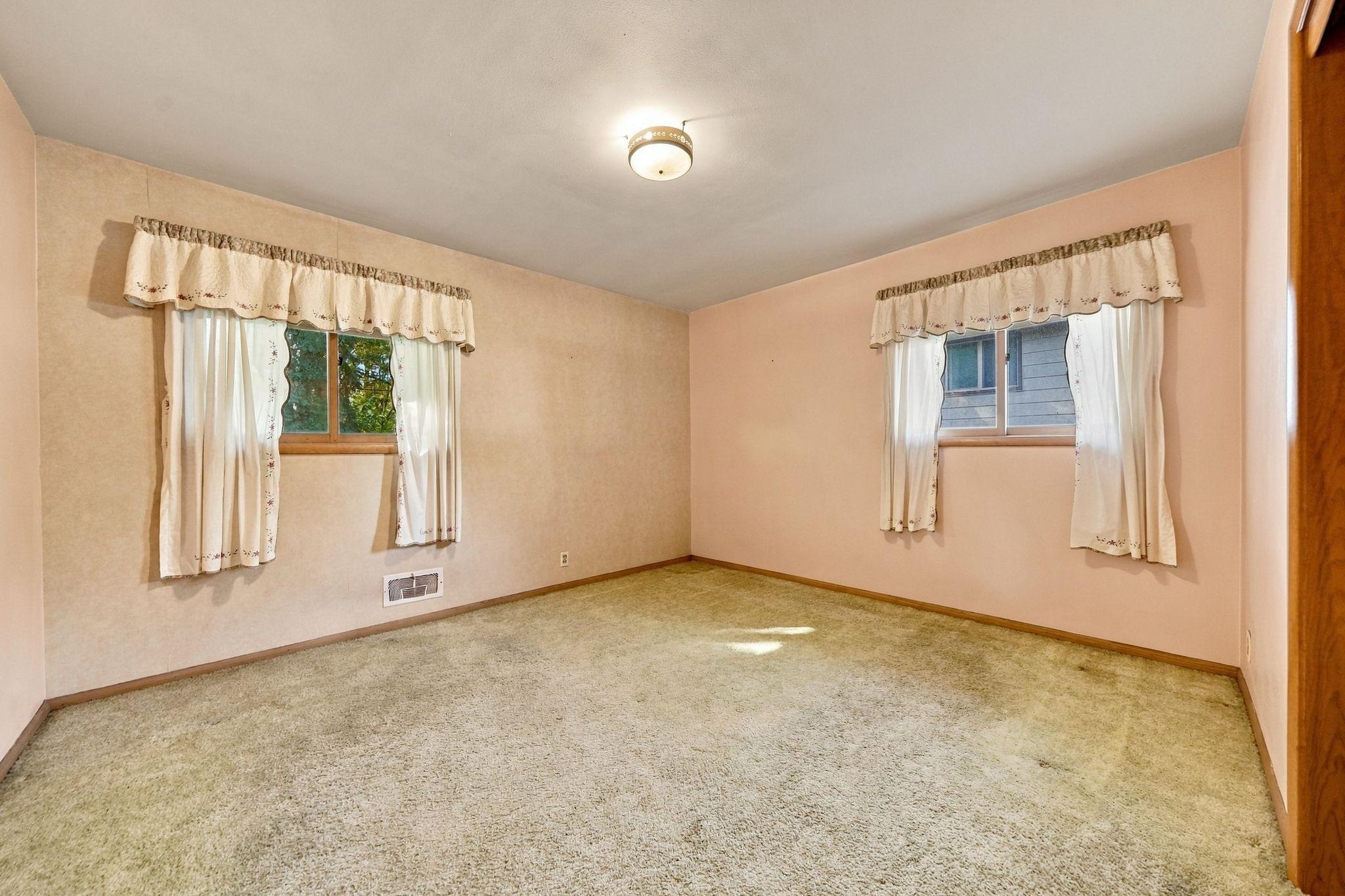 View of Residential at 6131 Lee Avenue, Brooklyn Center MN 55429, Brooklyn Center (9 of 52) - Mike Wilen | Minnesota Team Real Estate