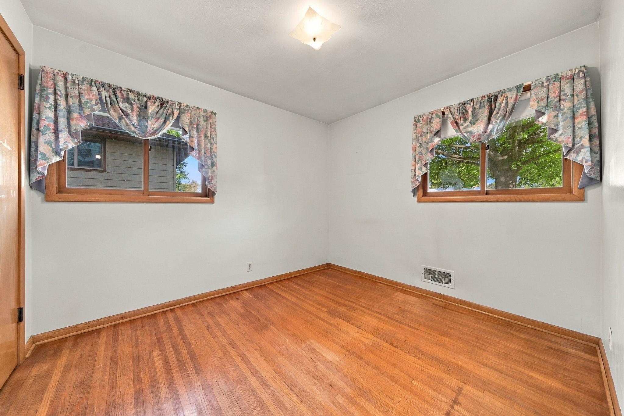View of Residential at 6131 Lee Avenue, Brooklyn Center MN 55429, Brooklyn Center (8 of 52) - Mike Wilen | Minnesota Team Real Estate