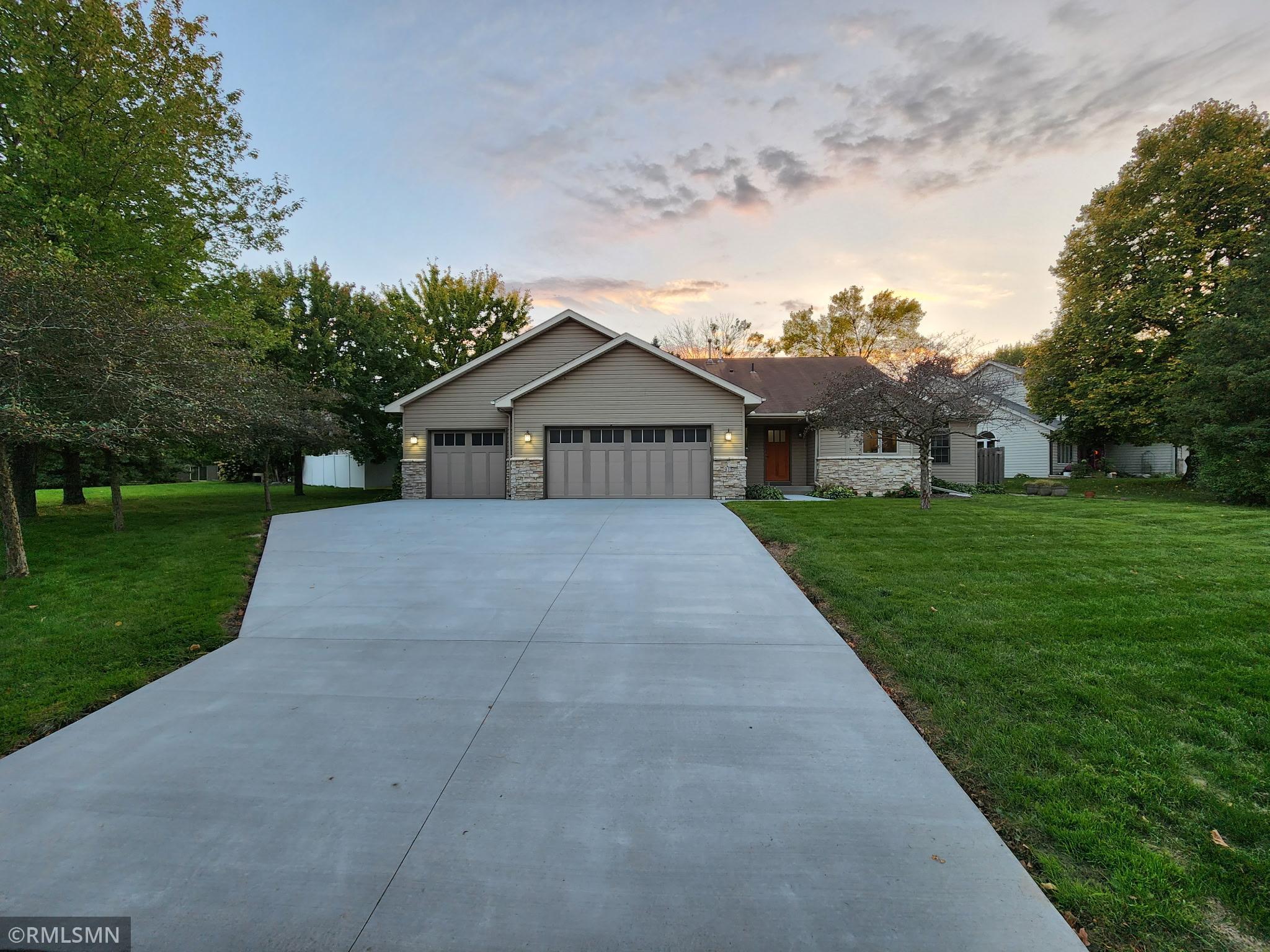 View of Single Family at 915 Ferndale Avenue, Maplewood - Mike Wilen | Minnesota Team Real Estate