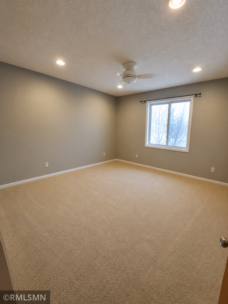 View of Residential at 915 Ferndale Avenue, Maplewood MN 55119, Maplewood (13 of 21) - Mike Wilen | Minnesota Team Real Estate
