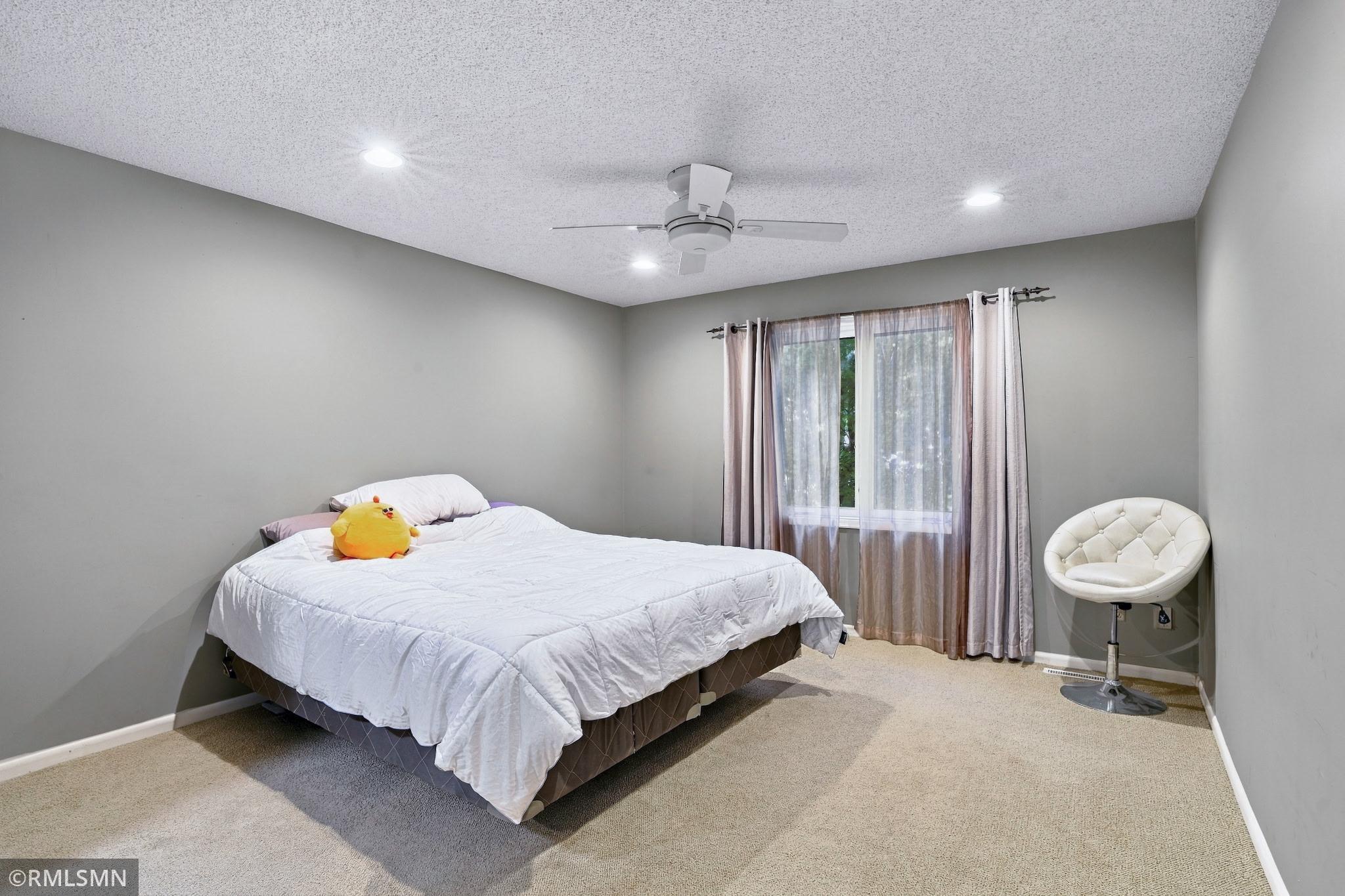 View of Residential at 915 Ferndale Avenue, Maplewood MN 55119, Maplewood (10 of 21) - Mike Wilen | Minnesota Team Real Estate