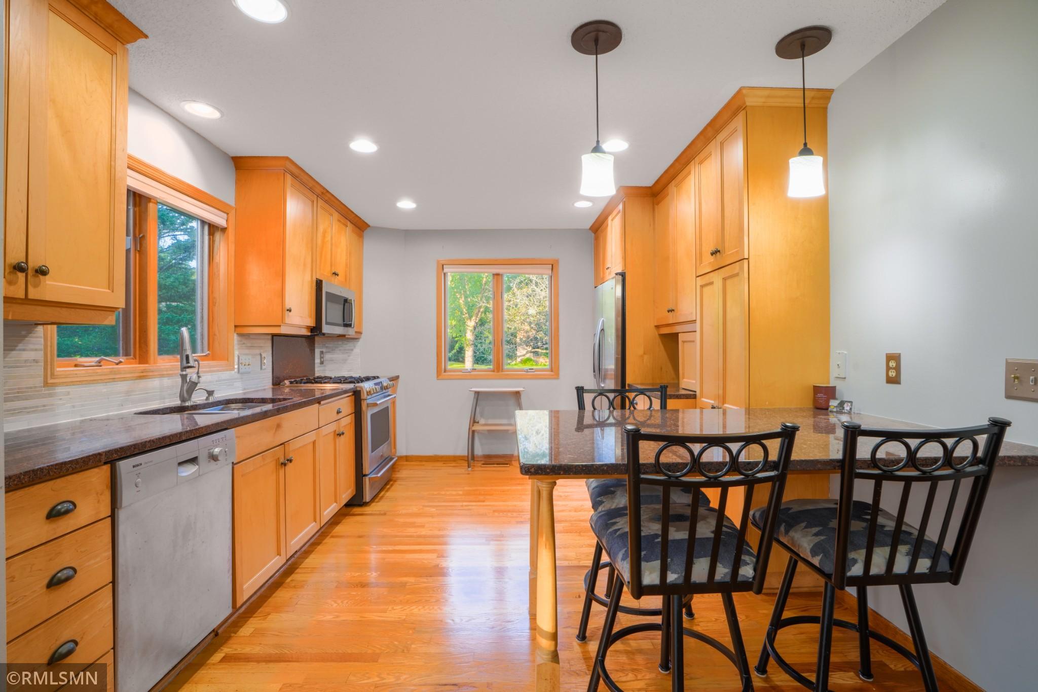 View of Residential at 915 Ferndale Avenue, Maplewood MN 55119, Maplewood (3 of 21) - Mike Wilen | Minnesota Team Real Estate