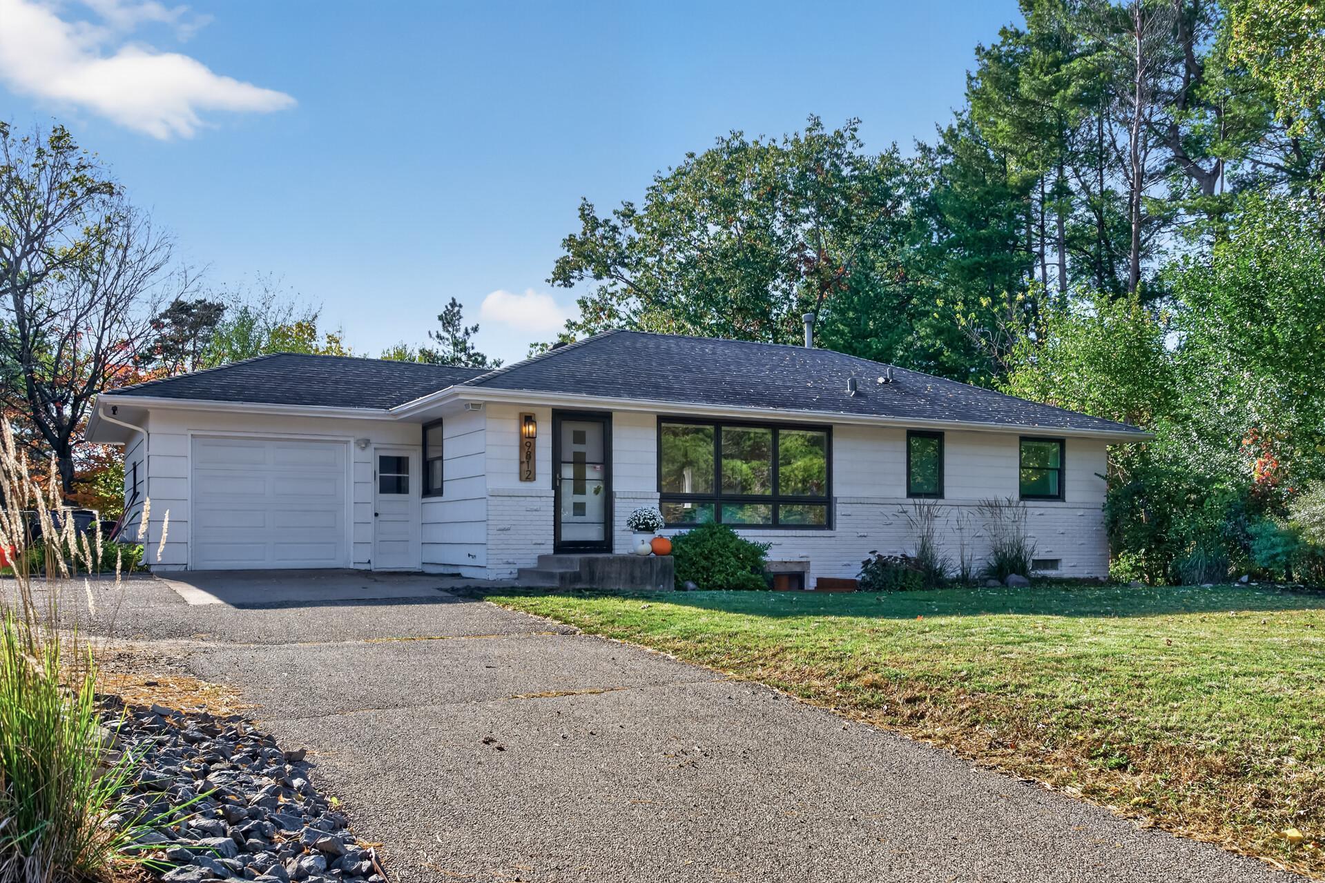 View of Residential at 9812 Dellridge Road, Bloomington MN 55425, Bloomington (46 of 54) - Mike Wilen | Minnesota Team Real Estate