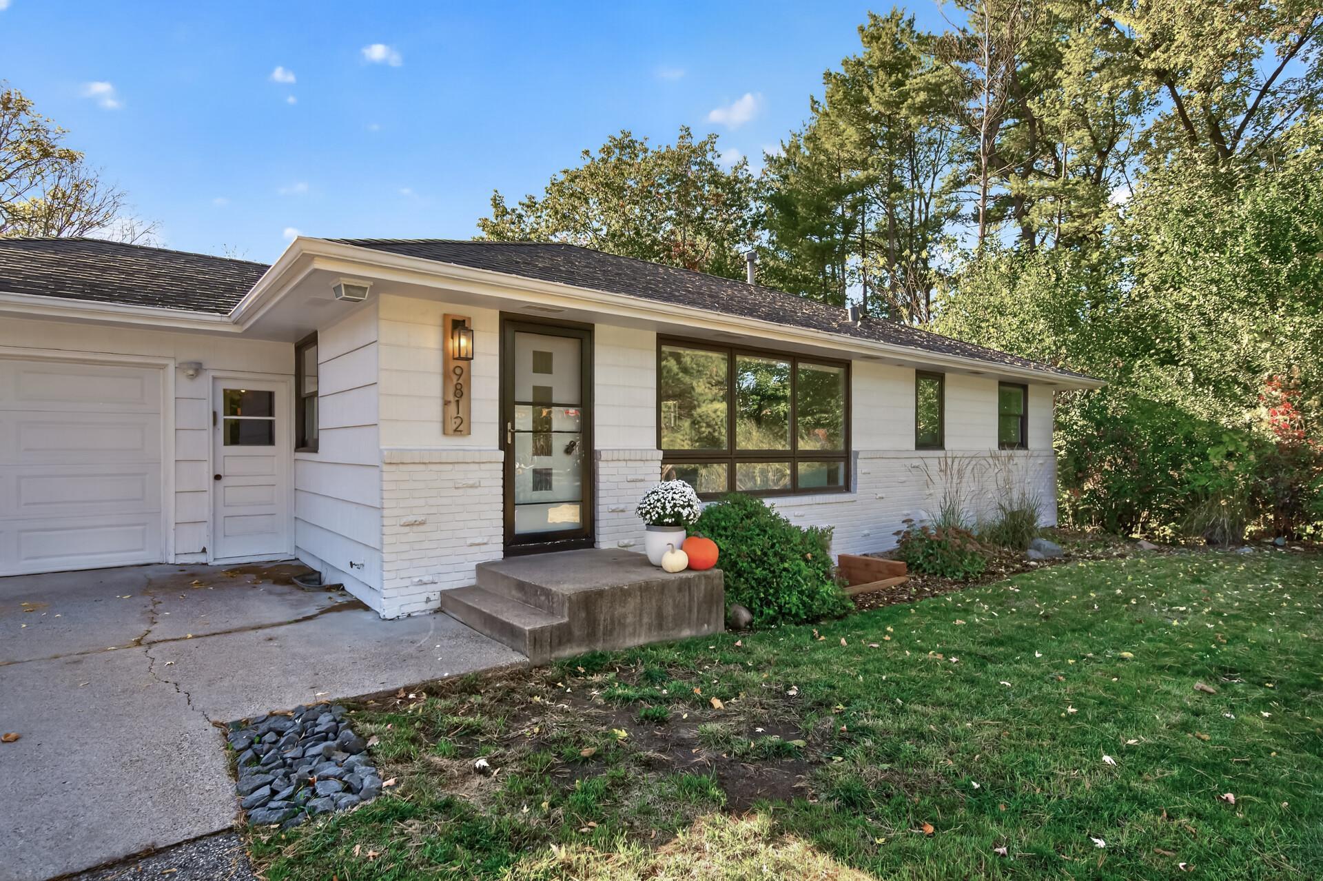 View of Residential at 9812 Dellridge Road, Bloomington MN 55425, Bloomington (47 of 54) - Mike Wilen | Minnesota Team Real Estate