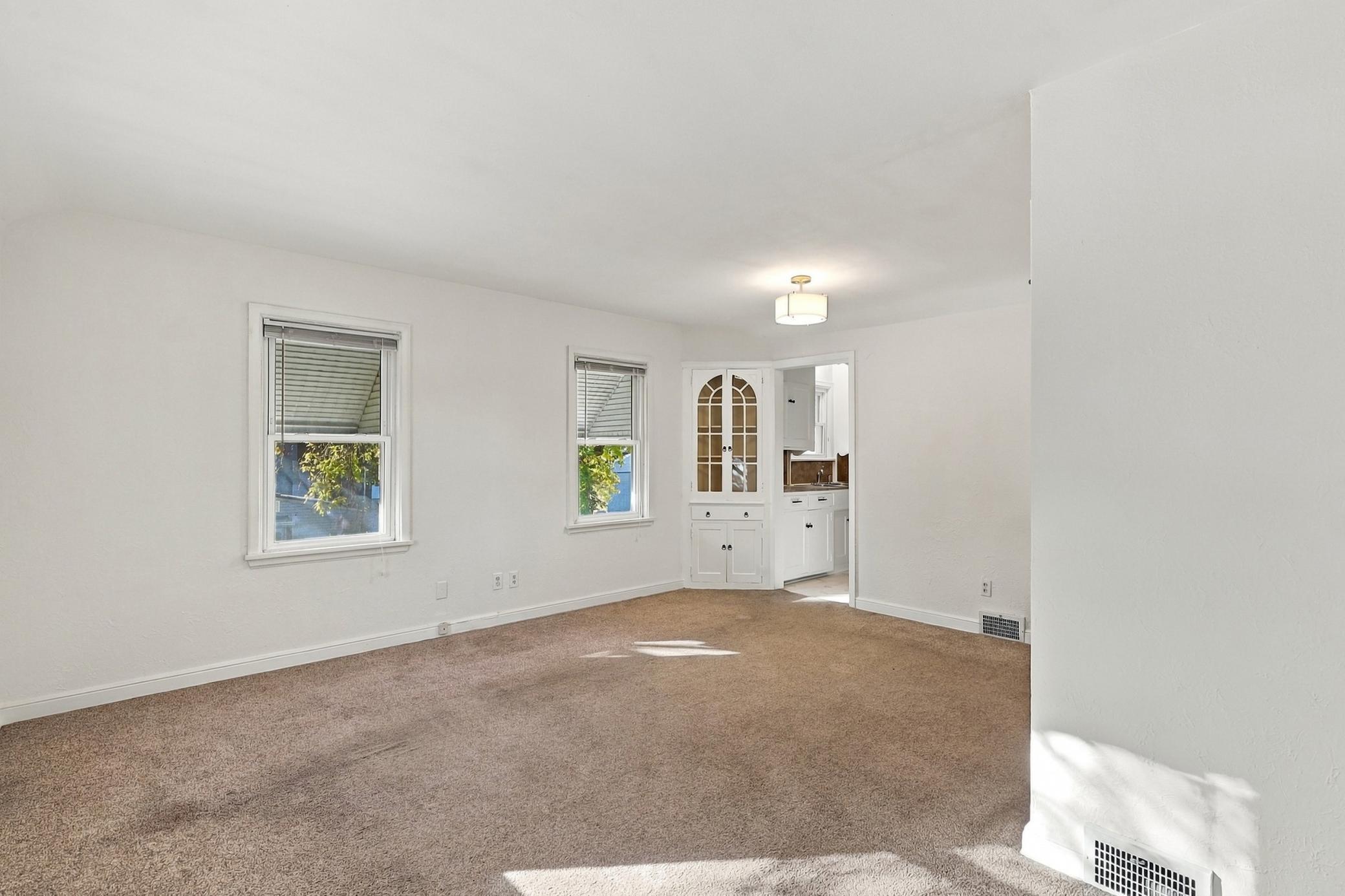 View of Residential Income at 1049 Gorman Avenue, West Saint Paul MN 55118, West Saint Paul (18 of 35) - Mike Wilen | Minnesota Team Real Estate