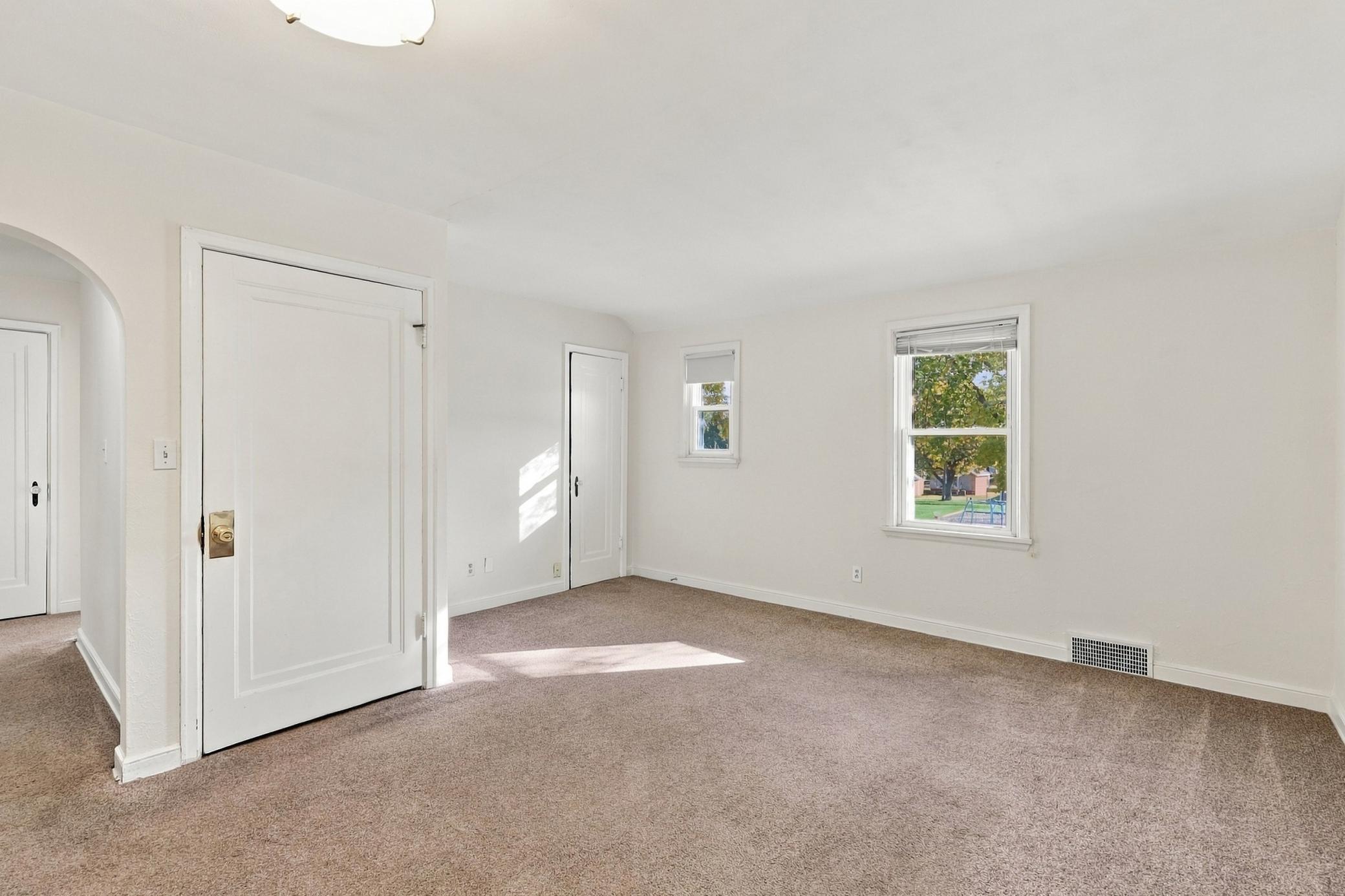 View of Residential Income at 1049 Gorman Avenue, West Saint Paul MN 55118, West Saint Paul (16 of 35) - Mike Wilen | Minnesota Team Real Estate