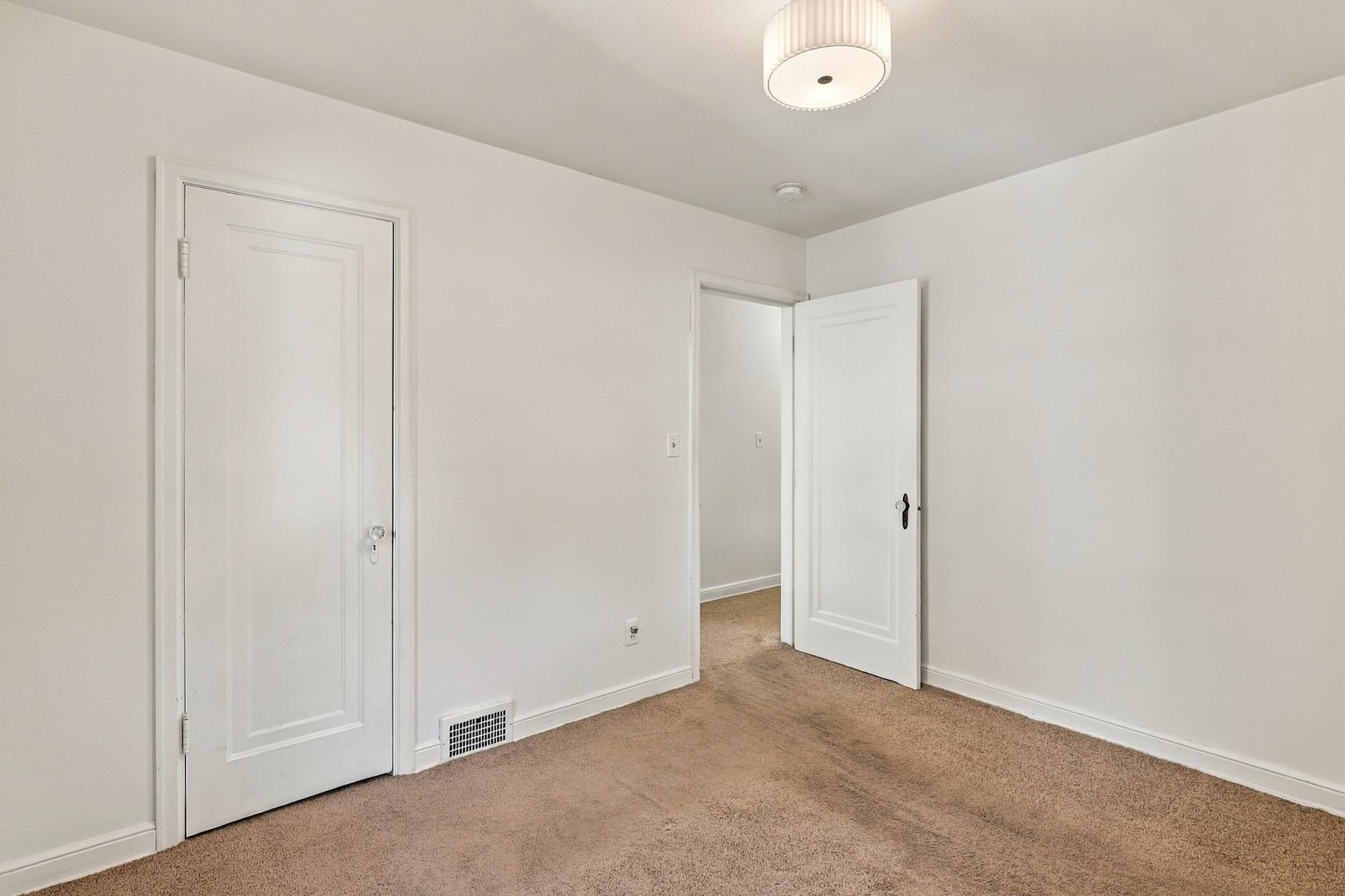 View of Residential Income at 1049 Gorman Avenue, West Saint Paul MN 55118, West Saint Paul (22 of 35) - Mike Wilen | Minnesota Team Real Estate