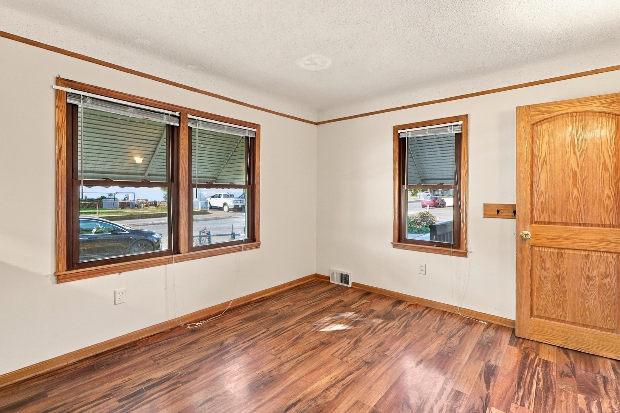 View of Residential Income at 1049 Gorman Avenue, West Saint Paul MN 55118, West Saint Paul (8 of 35) - Mike Wilen | Minnesota Team Real Estate
