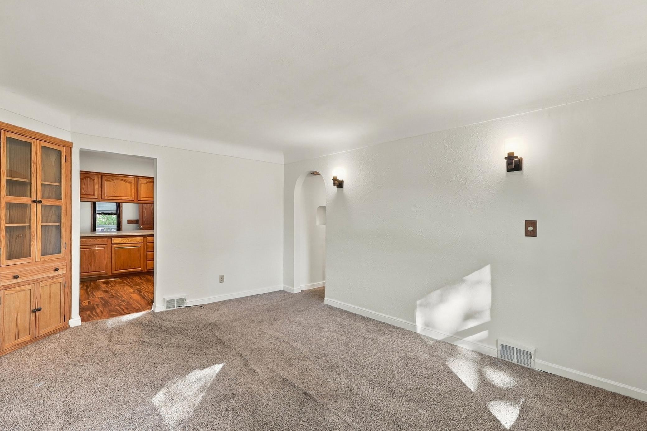 View of Residential Income at 1049 Gorman Avenue, West Saint Paul MN 55118, West Saint Paul (4 of 35) - Mike Wilen | Minnesota Team Real Estate