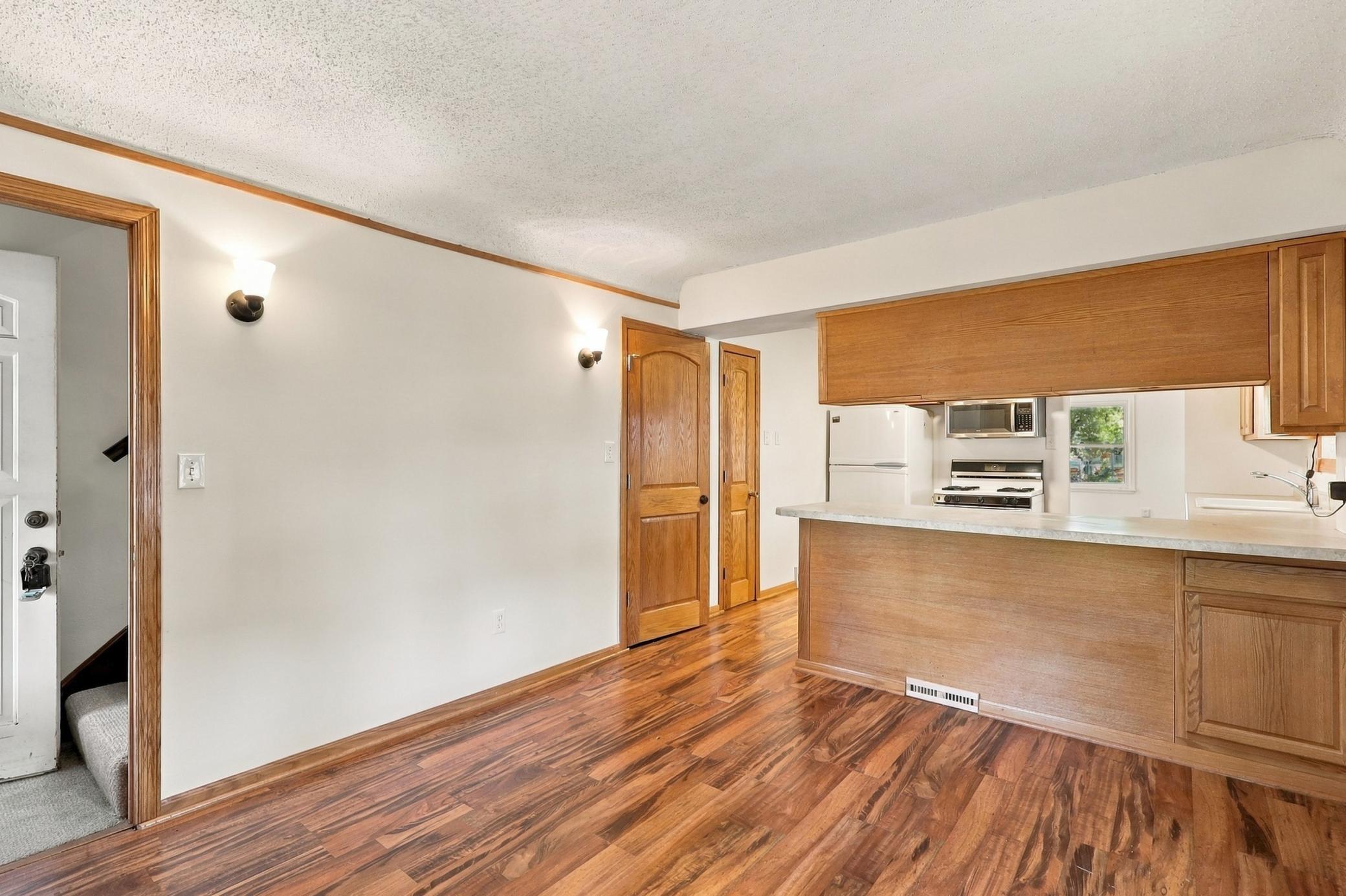 View of Residential Income at 1049 Gorman Avenue, West Saint Paul MN 55118, West Saint Paul (9 of 35) - Mike Wilen | Minnesota Team Real Estate